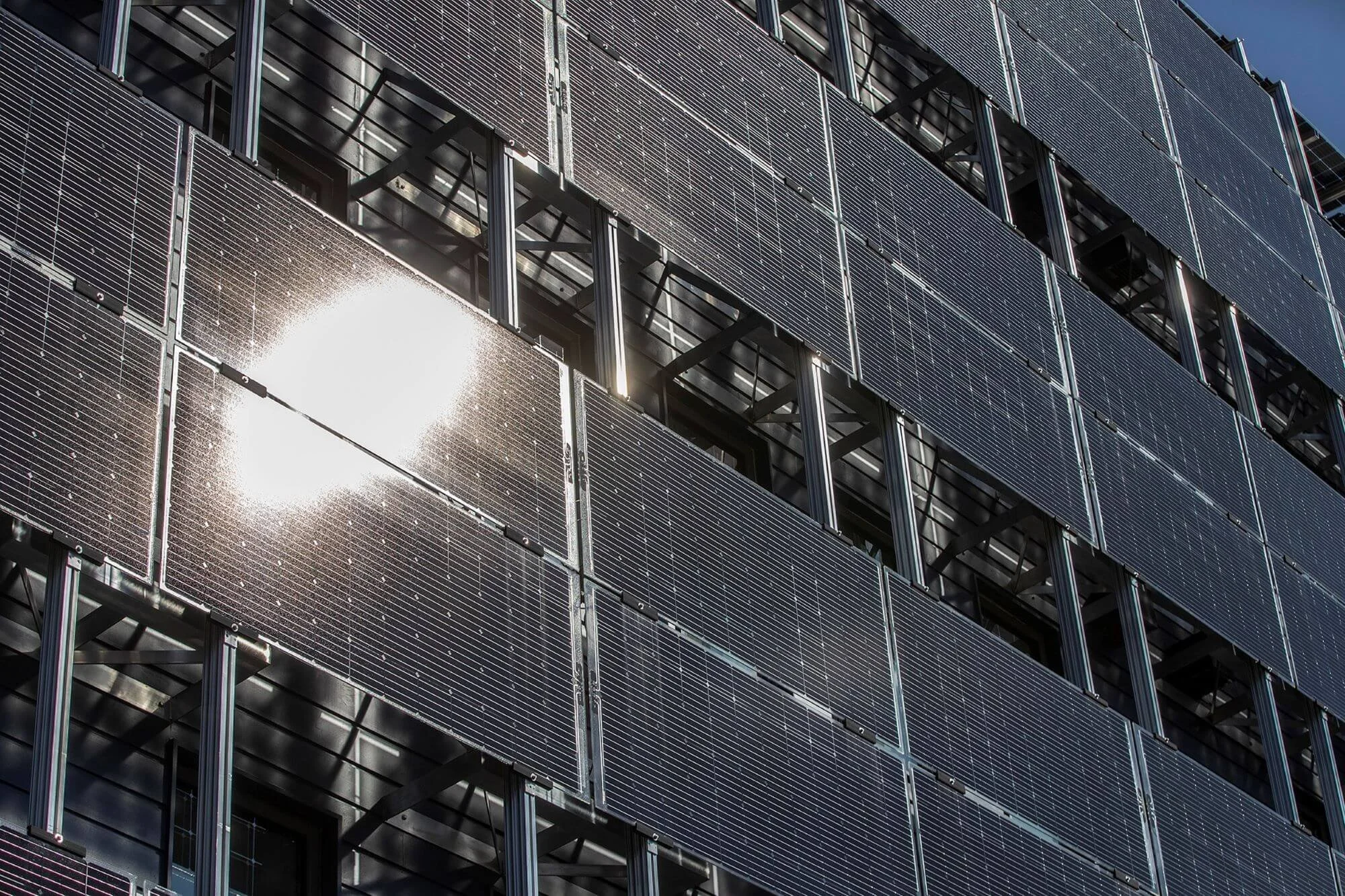 FRONT FLATS-EXT-SOLAR WALL.jpg