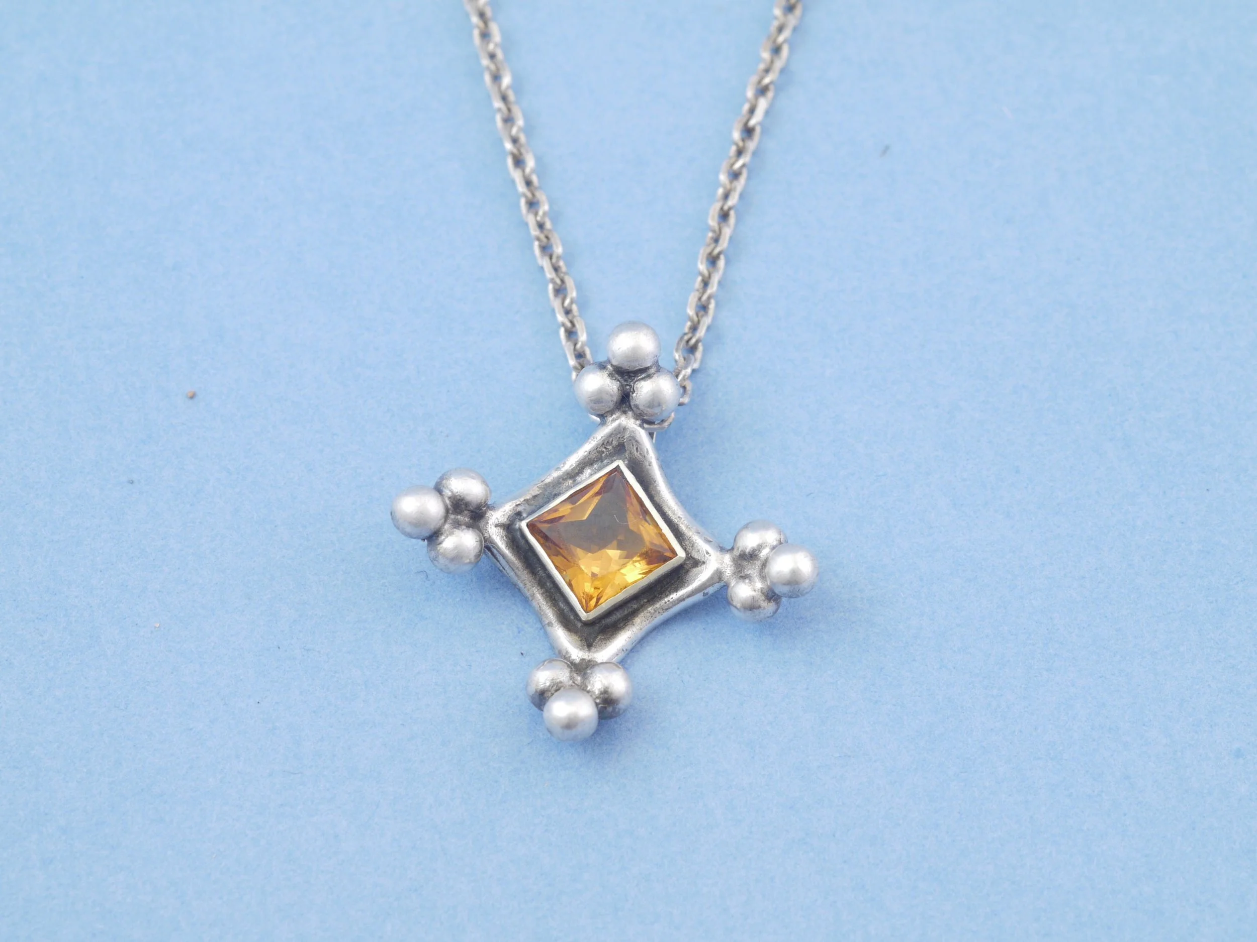 https://i.etsystatic.com/8358278/r/il/ce4940/2842195538/il_fullxfull.2842195538_41mi.jpg