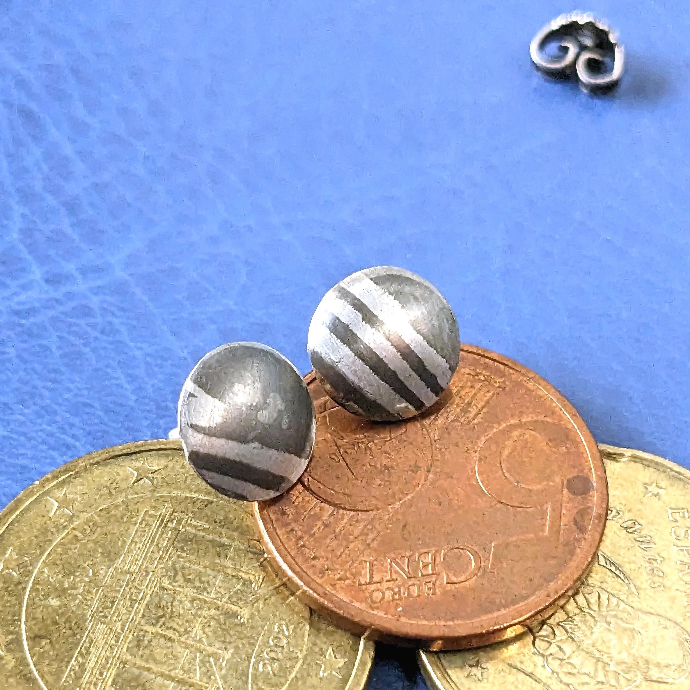 Ohrstecker+Mokume+Basic+Ag+Pd500+1x+Au585+rund+mittel+gewoelbt+%283%29b.jpg