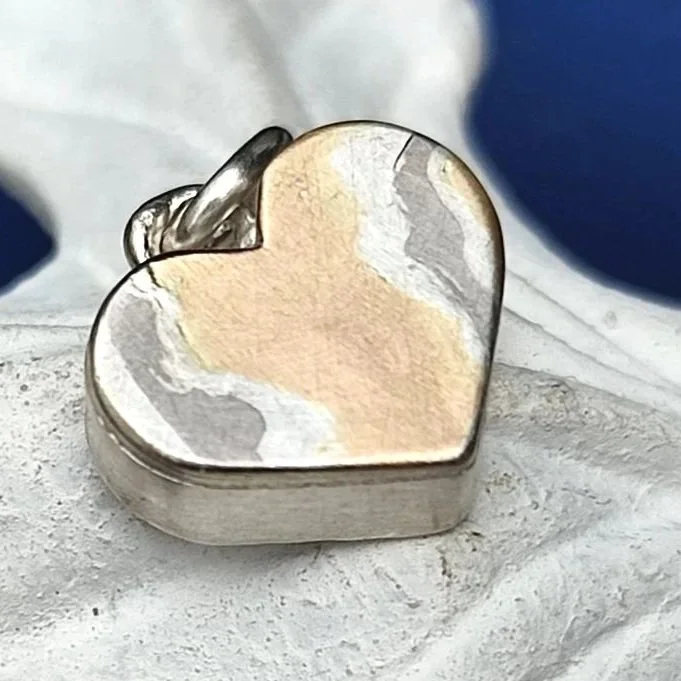 Anhänger Mokumé Gane Herz Silber Gold und Palladium