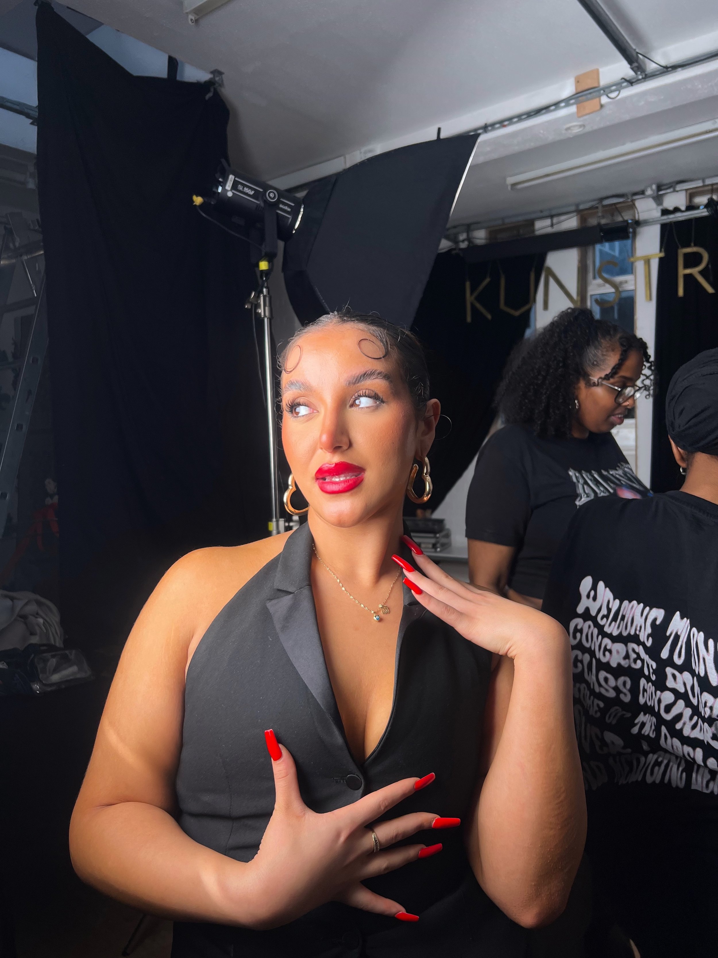 Facetune_11-08-2023-11-14-04.jpg