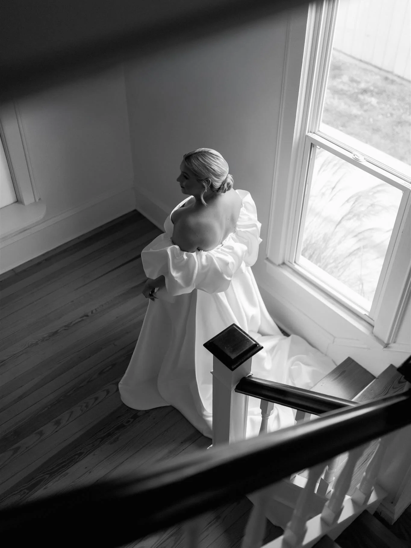 I don&rsquo;t get to shoot bridals enough! Alexis knew that if we did these in advance she&rsquo;d feel free to enjoy her day without stressing about portraits, and I&rsquo;m so glad we did ❣️ shot in studio and at @mixd.gallery
