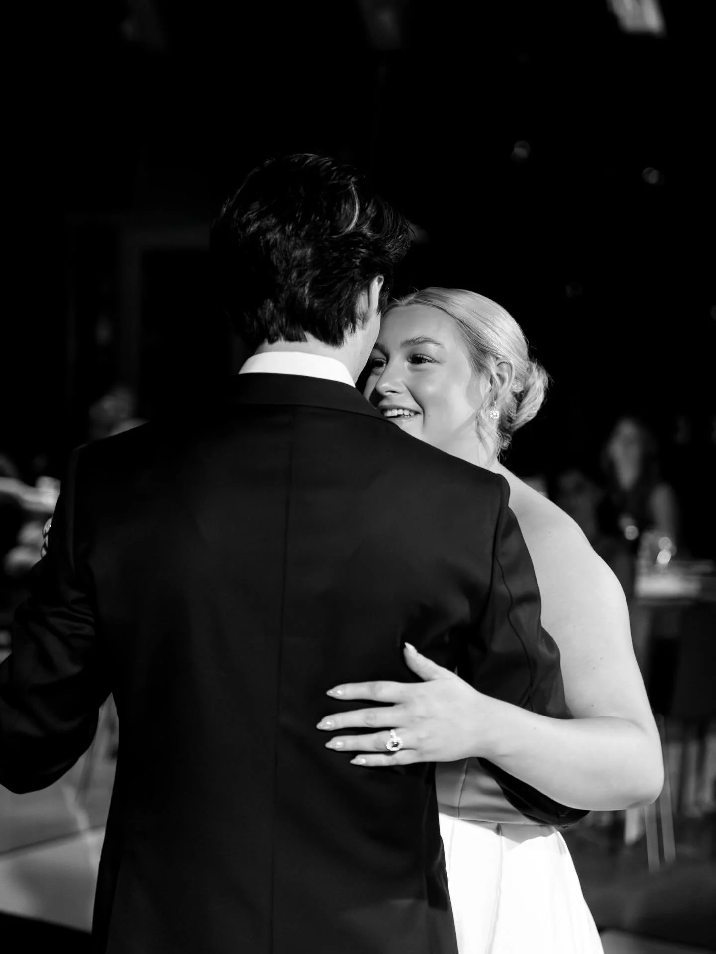 Alexis &amp; Jack had the sweetest museum wedding on a chilly day in December ❣️ I&rsquo;ve been really moved this year by the love my couples are surrounded by from their friends and family. I&rsquo;m so very lucky to be reminded at each wedding jus