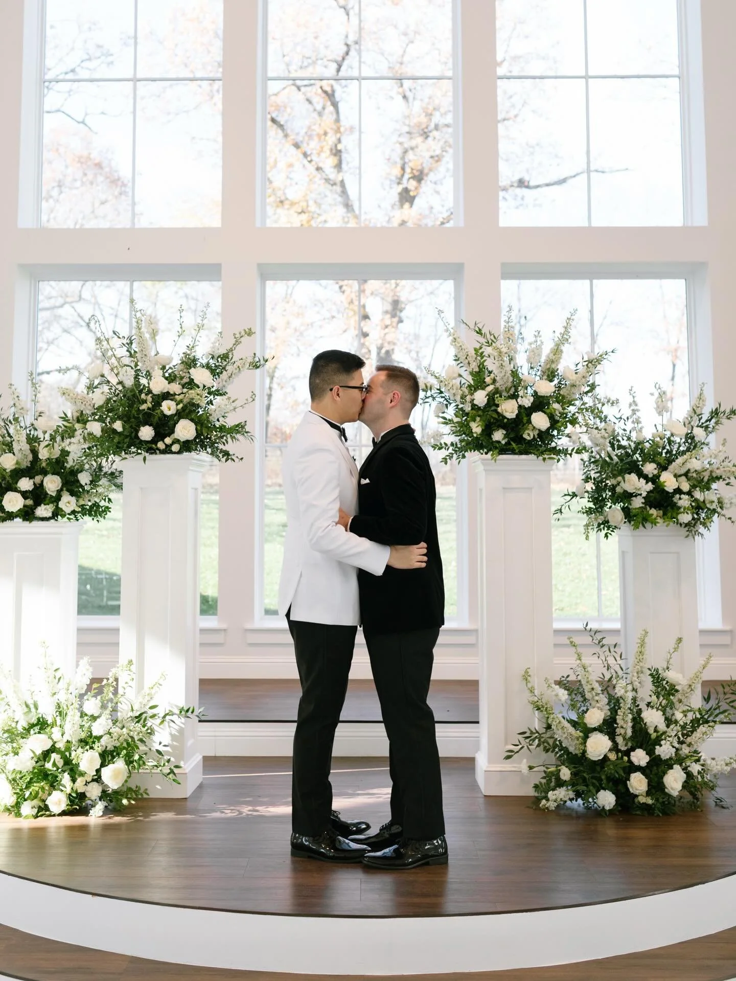 Matt &amp; Austin&rsquo;s December wedding day at The Grand was, well, GRAND ❣️

Second shot for @freckledfoxphotography !❣️