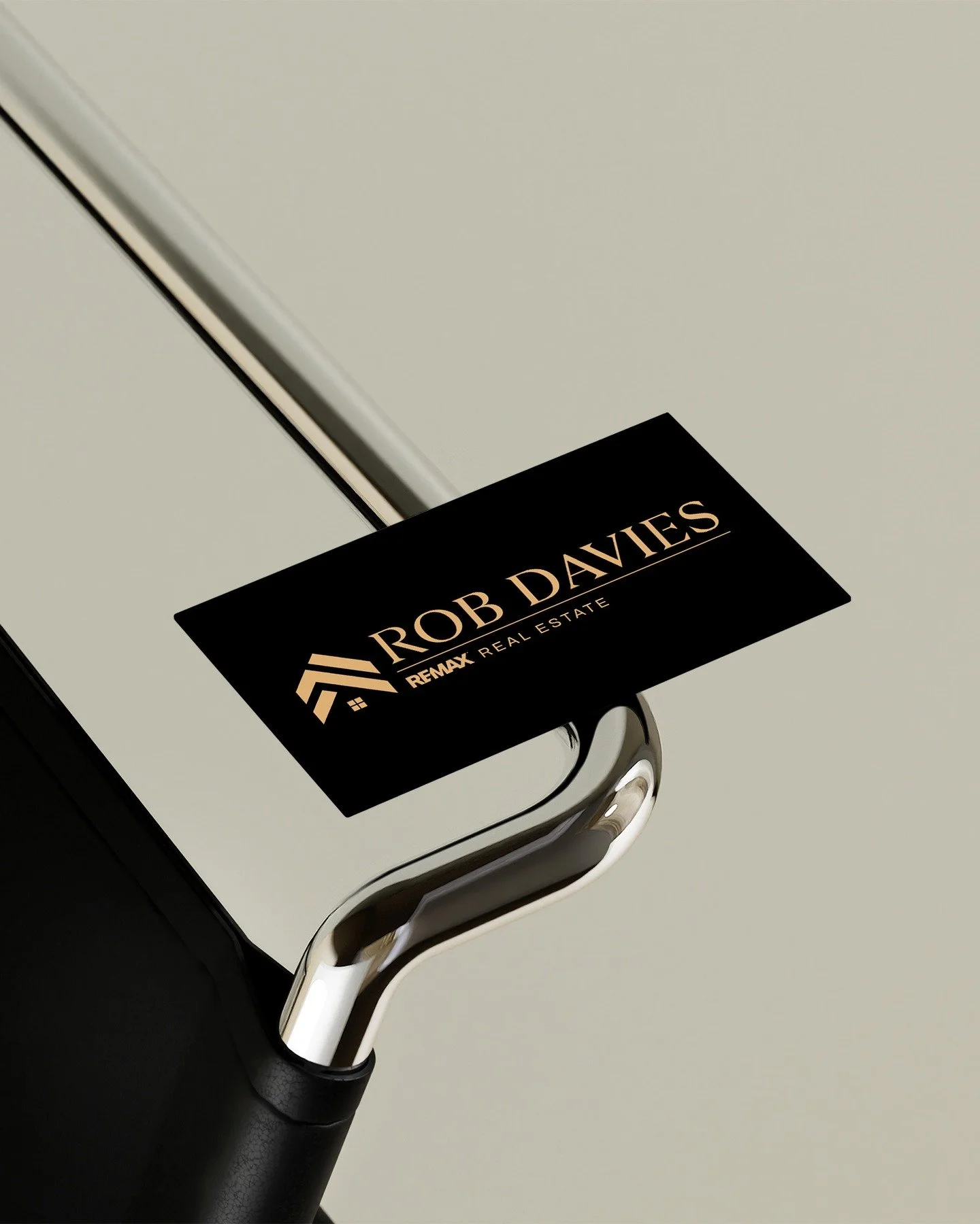 Excited to finally share the branding work I created for Rob Davies Realty!
I worked closely with Rob to uncover what he truly wanted in a logo—something that felt authentic to who he is as both a realtor and a professional real estate owner w