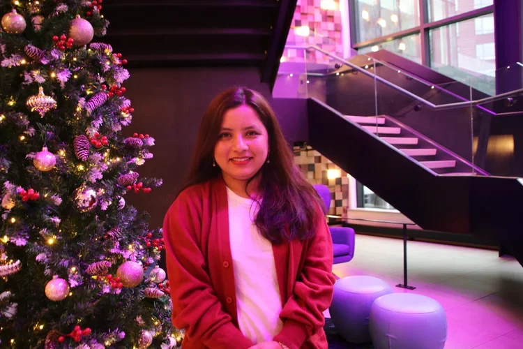 Rebecca Tiwari's headshot photo