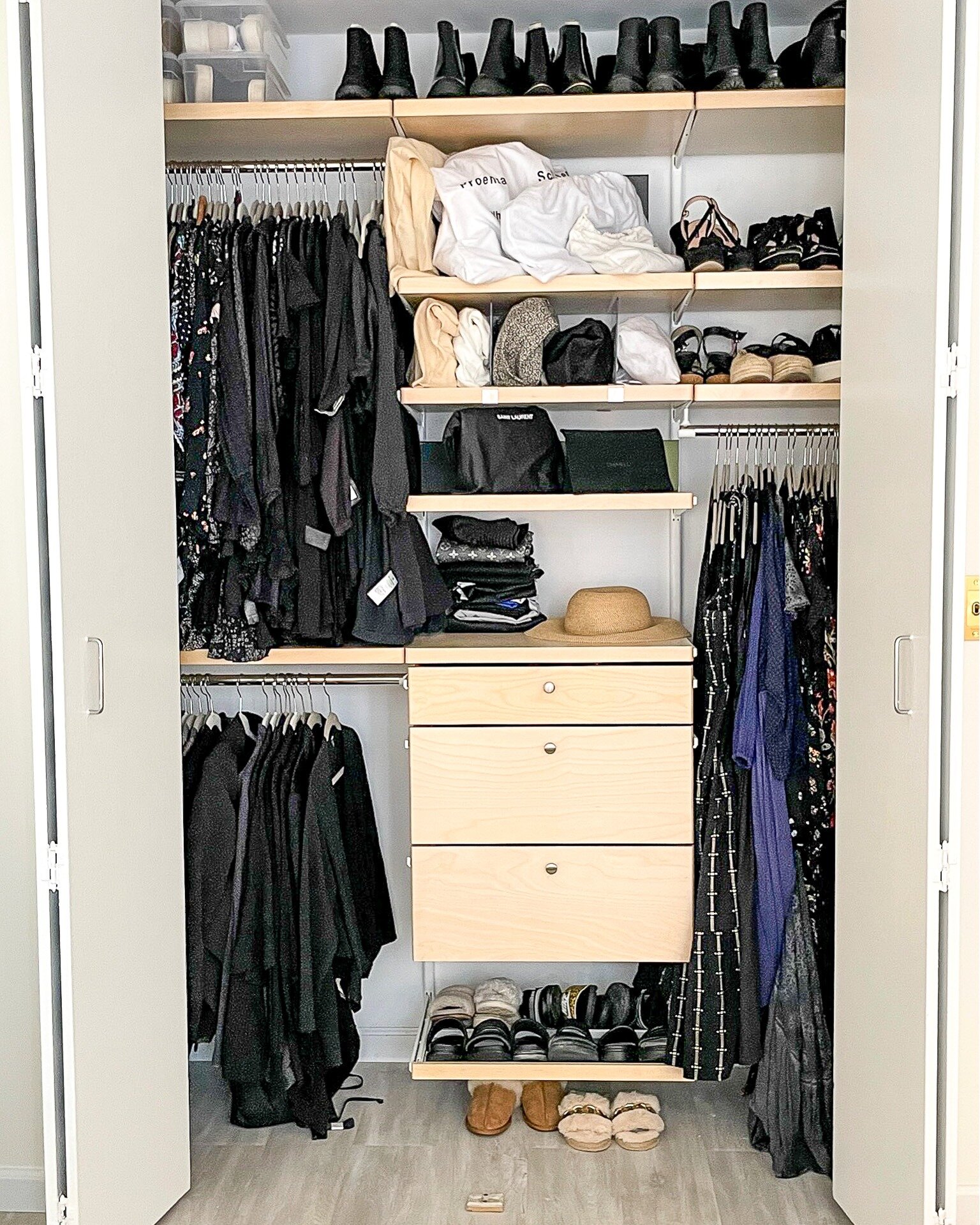 POLL:  Are you a Black &amp; White 🖤 or Vibrant /Colorful 💙 kind of wardrobe girly? 

Claim your color story in the comments! I can&rsquo;t wait to learn more about you!

#closetorganization #organizedcloset  #closetgoals #dreamcloset #dreamclosets