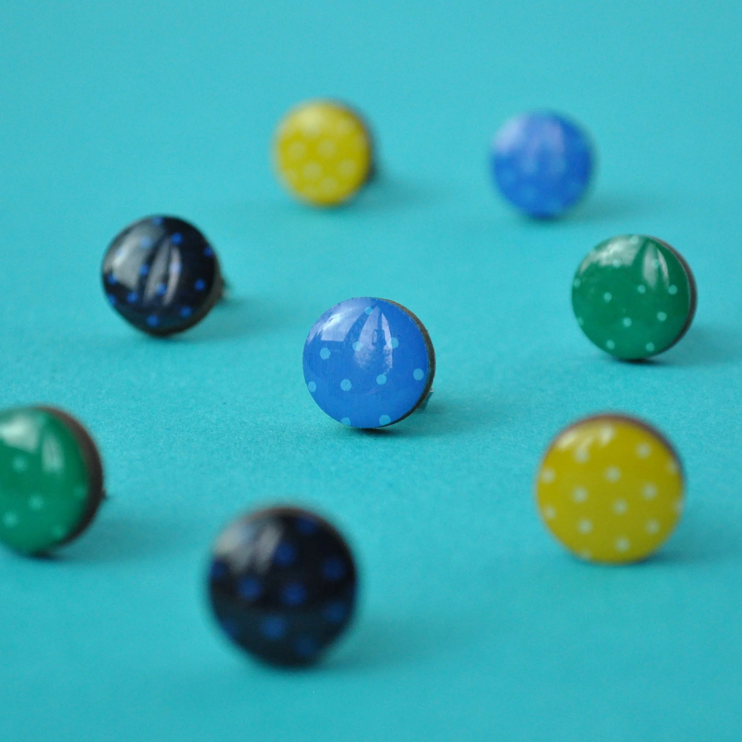 Spotty_Mini_Stud_group1.jpg