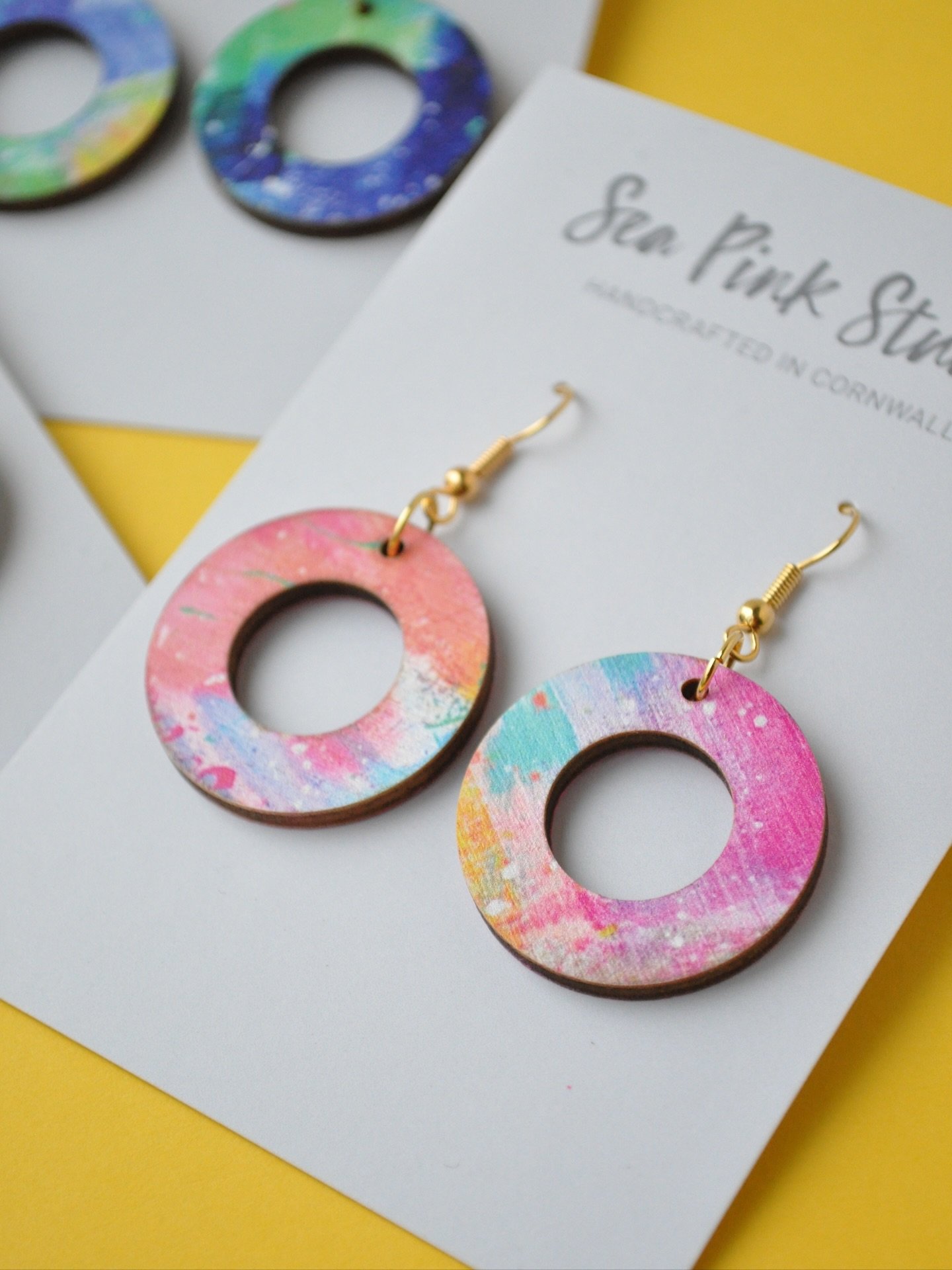 Super excited that starting tomorrow, (Sunday 11th - Tuesday 13th) Sea Pink Studio will be at @topdrawerlondon alongside some amazing makers in association with @design.frontier @creativekernowassociates and @cornwallshopsmall. 

Find our stand in th