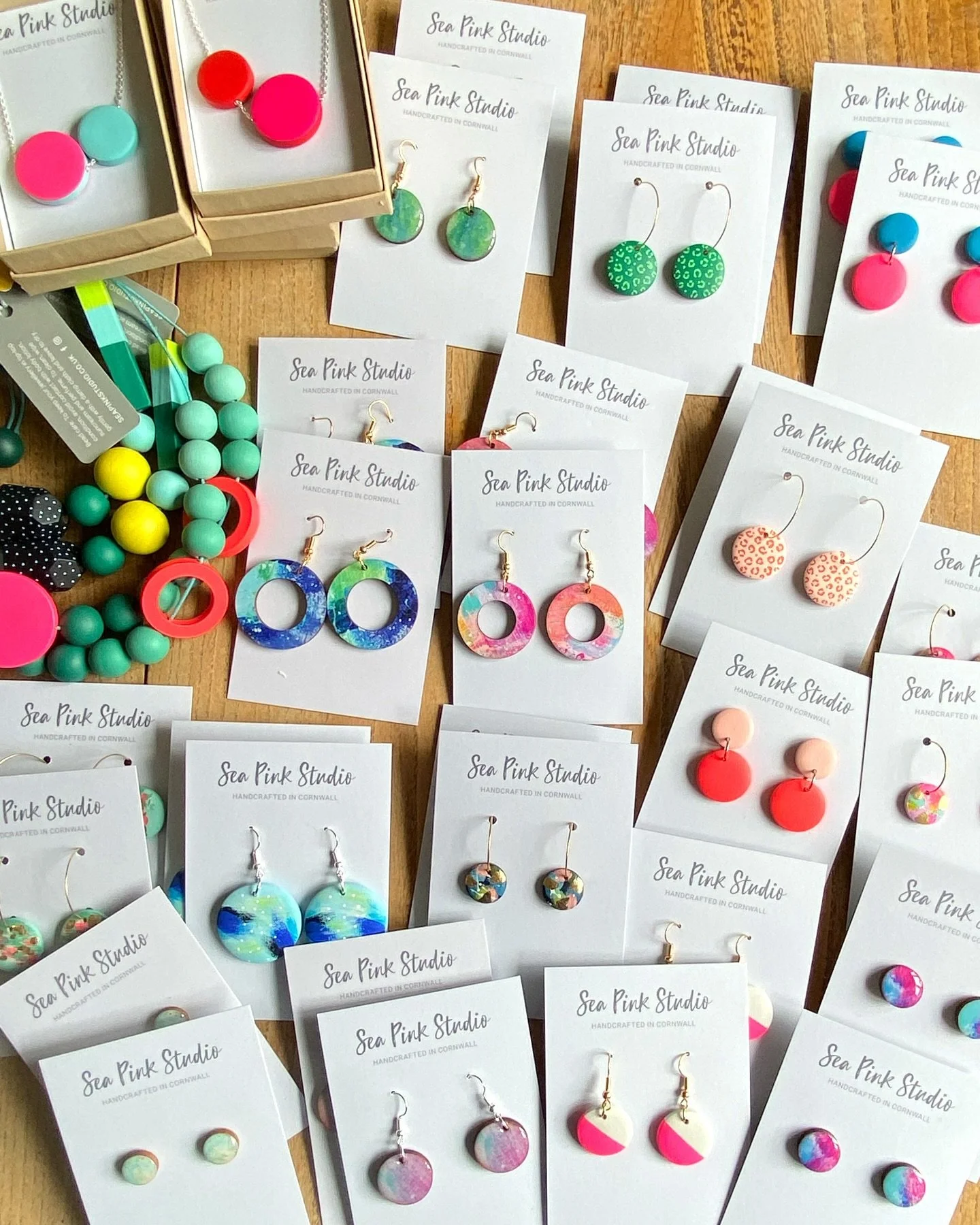 Catching up after a busy few days working on a wholesale order for the lovely Rad Studio this week so I&rsquo;m a little late with &lsquo;What I am working on&rsquo; for @MarchMeetTheMaker !

Anyways, this lovely selection of colourful beauties will 