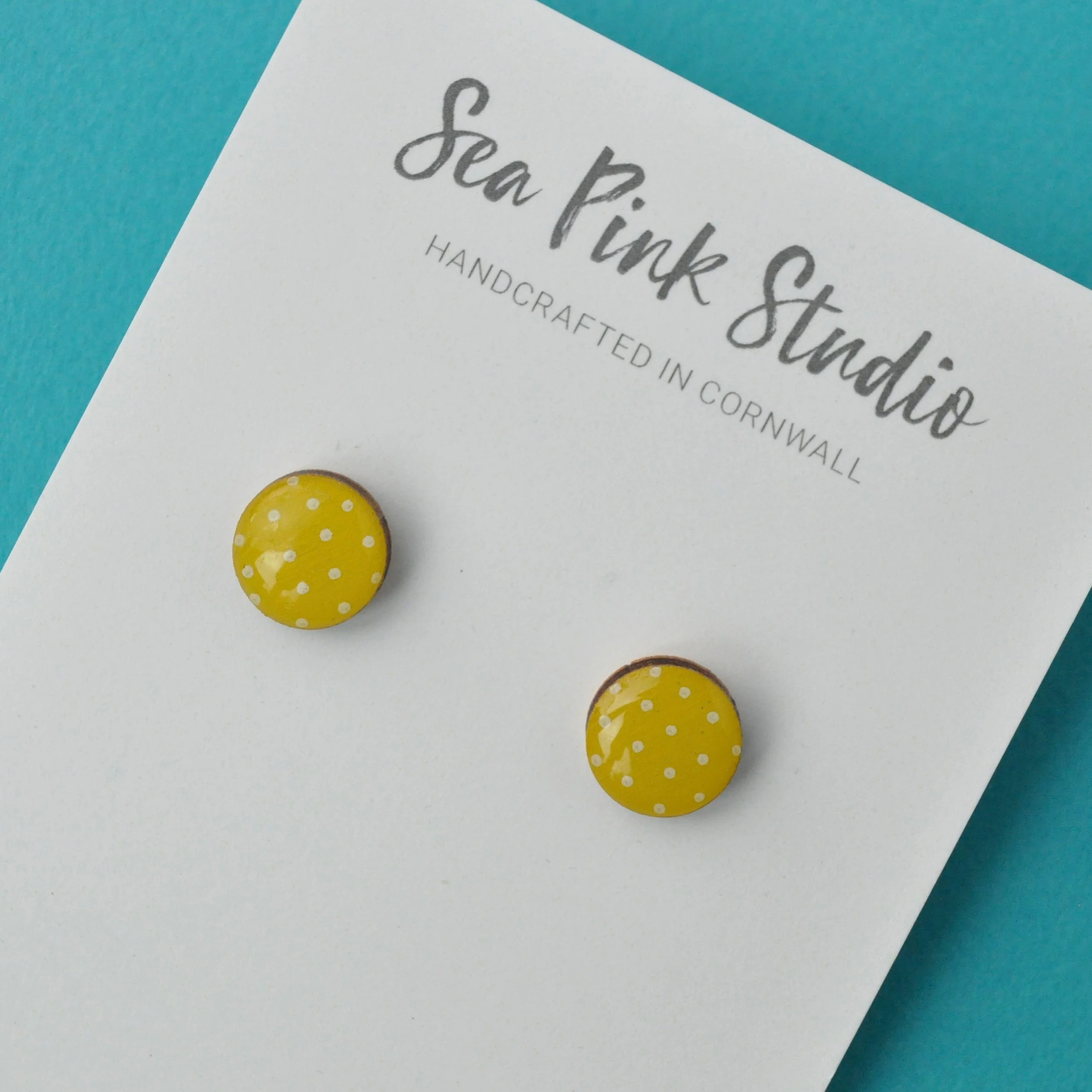 Spotty_Mini_Stud_Yellow1.jpg