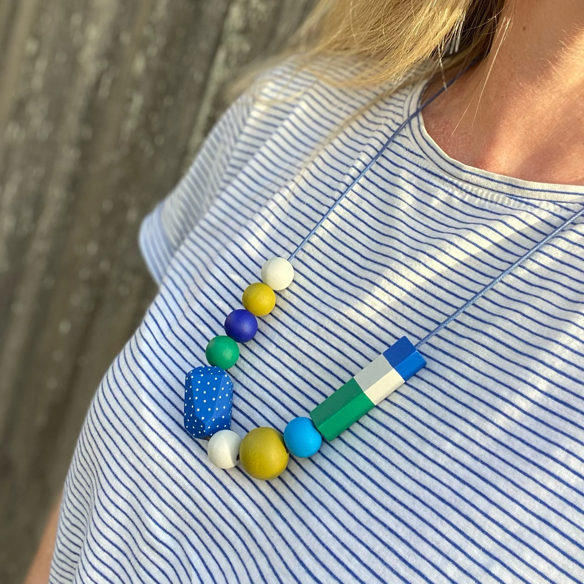Jewel_Necklace_worn1.jpg