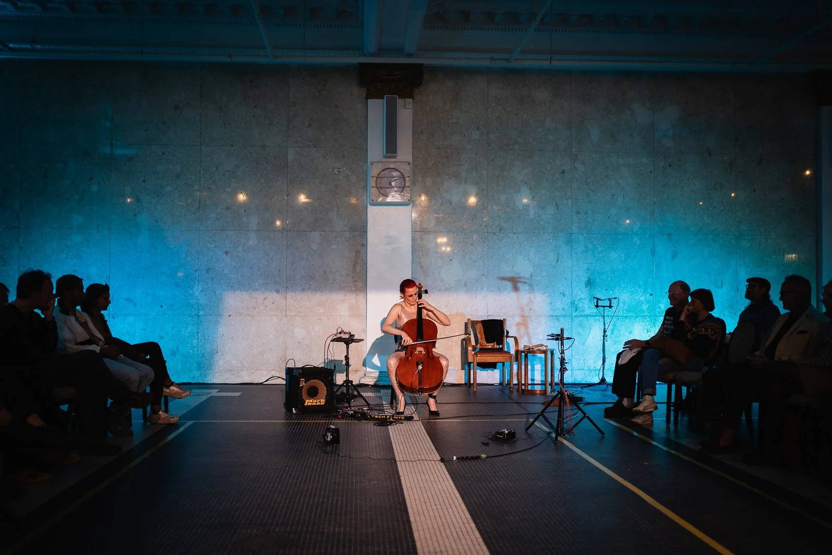 Scratching Performance by Katinka Kleijn