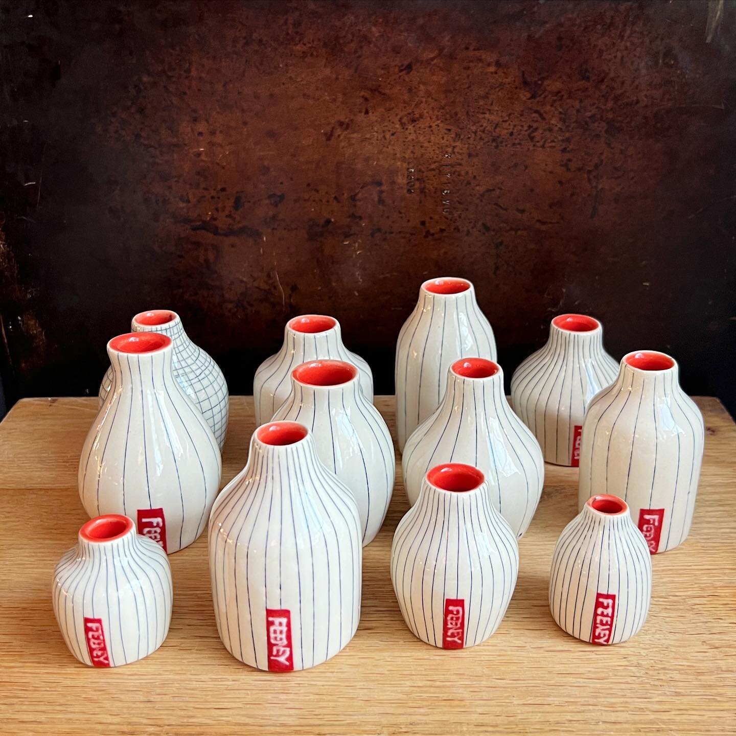 What is a group of vases called? A herd? A gathering? A clutch?

#vase #mishima #ceramics #miniatures