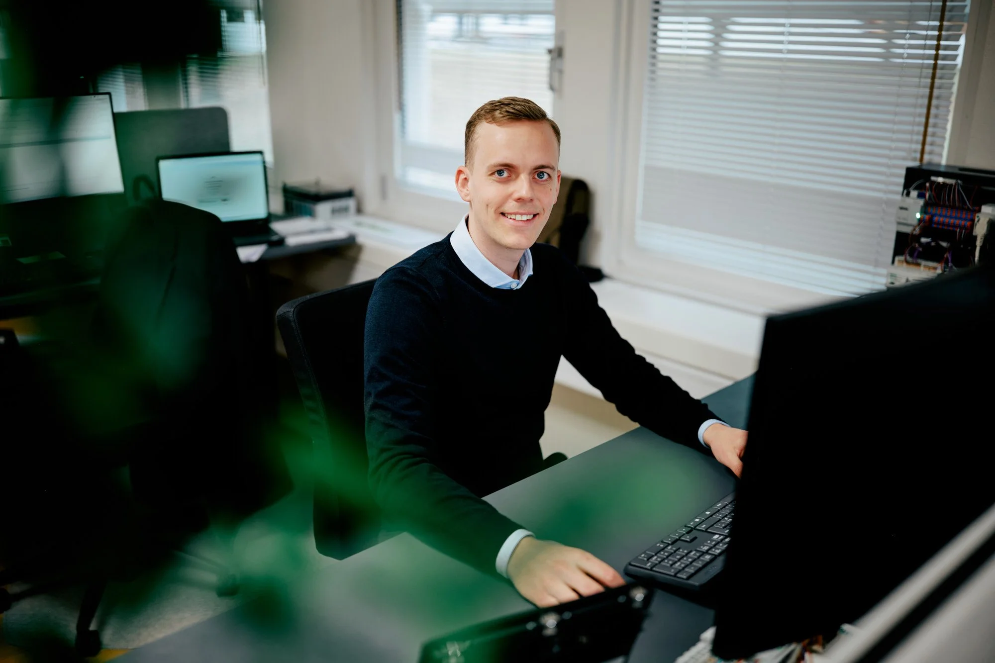 kundeservice kigger i kamera