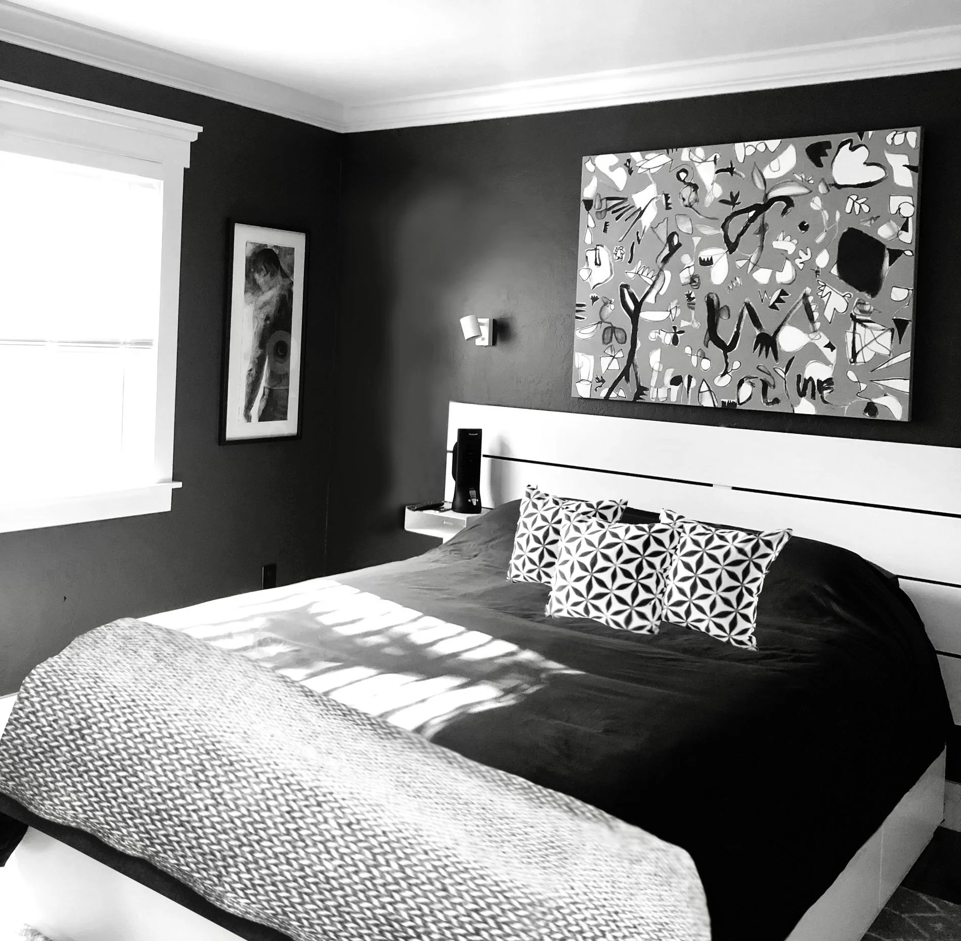 Painting-in-Devins-room-web.jpg