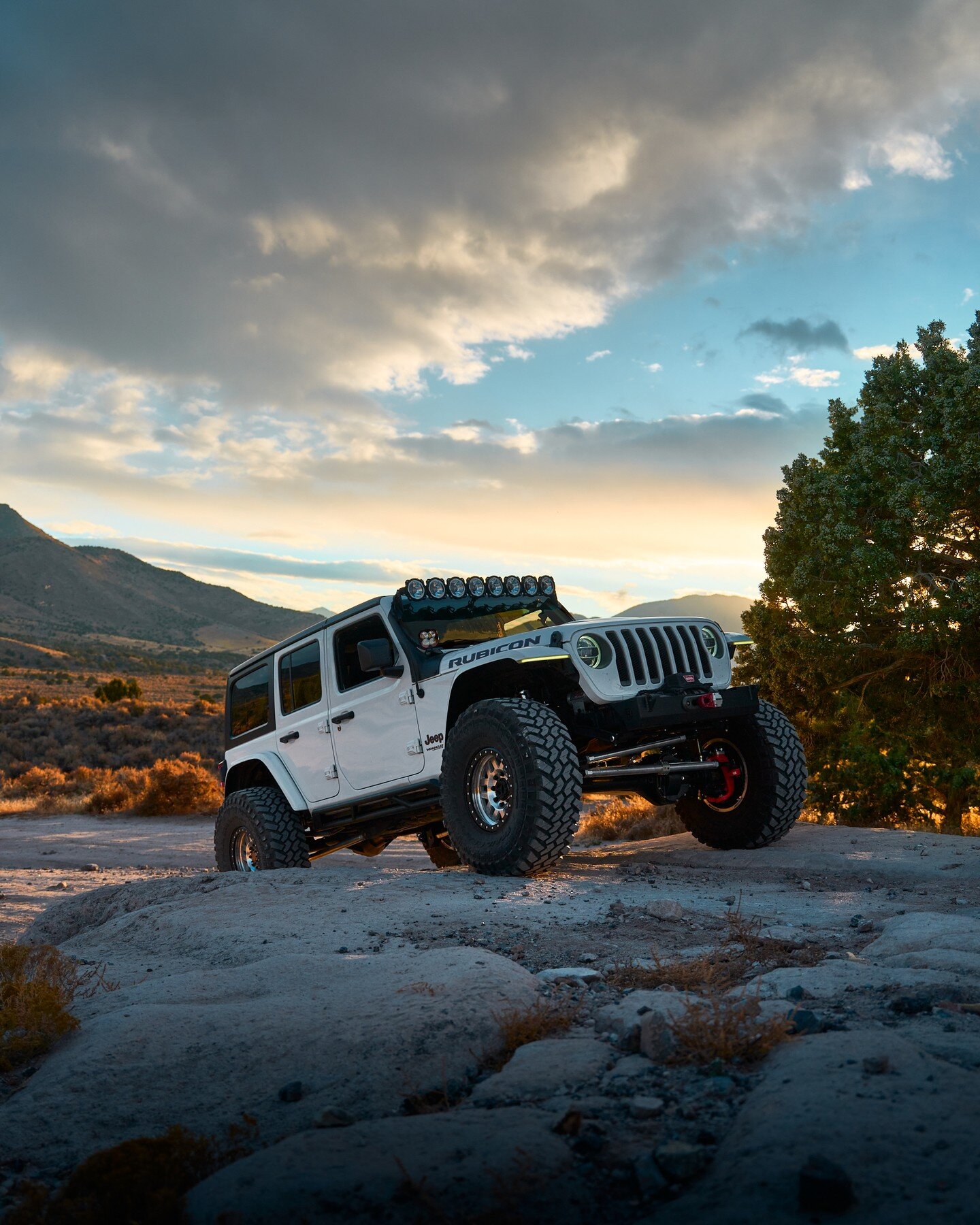 New HotKarl content, who dis?

The Jeep is all back together with all it's new bits and it's real nice. EJS 2022 was the last time we did any real rock crawling stuff in the Jeep. We broke/bent/cracked a bunch of stuff and since then it's been limpin