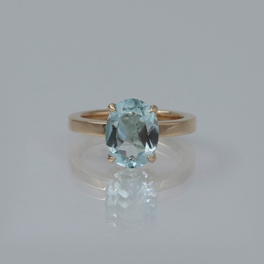 9ct+yellow+gold+oval+aquamarine+ring.jpg