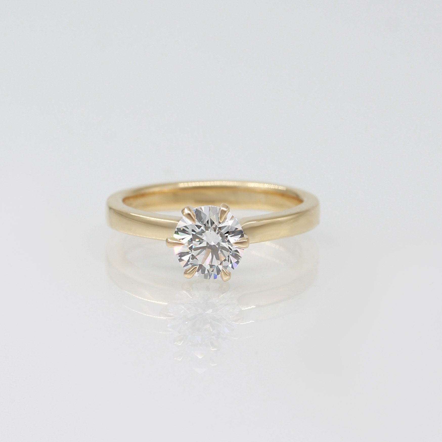 Gold 6-Claw Diamond Ring