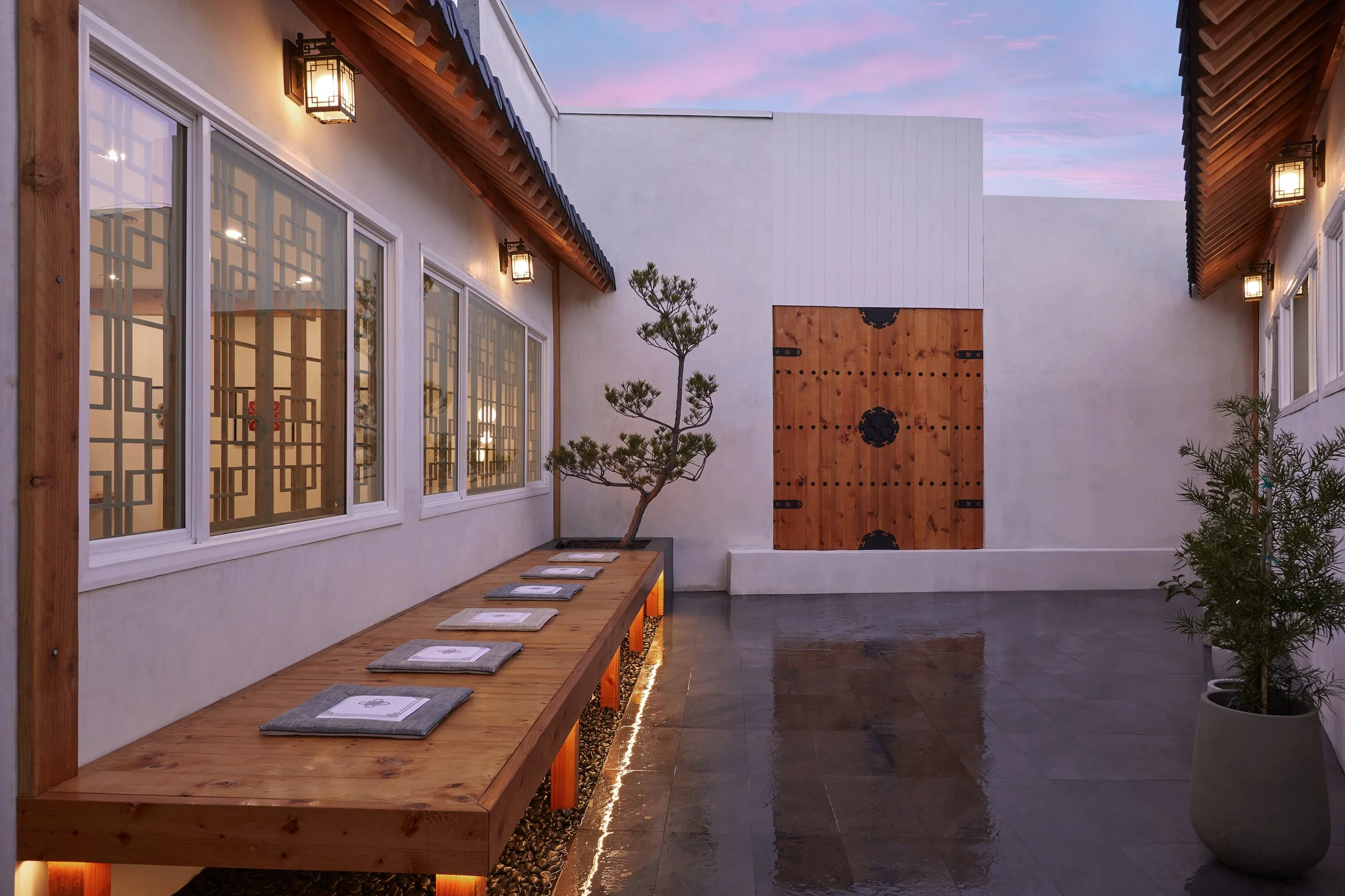 Hanok_Courtyard-02 r1.jpg