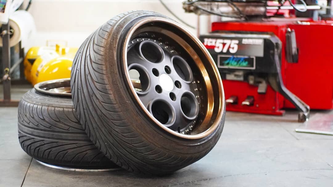 18x11 with some 225/40/18 -------------------------------------------------------------------------------------
Feel free to contact us through email, our Facebook page, call 416-291-2219 or DM us.
#AkiiTire #AkiiApproved #TireShop #TireMountingServi