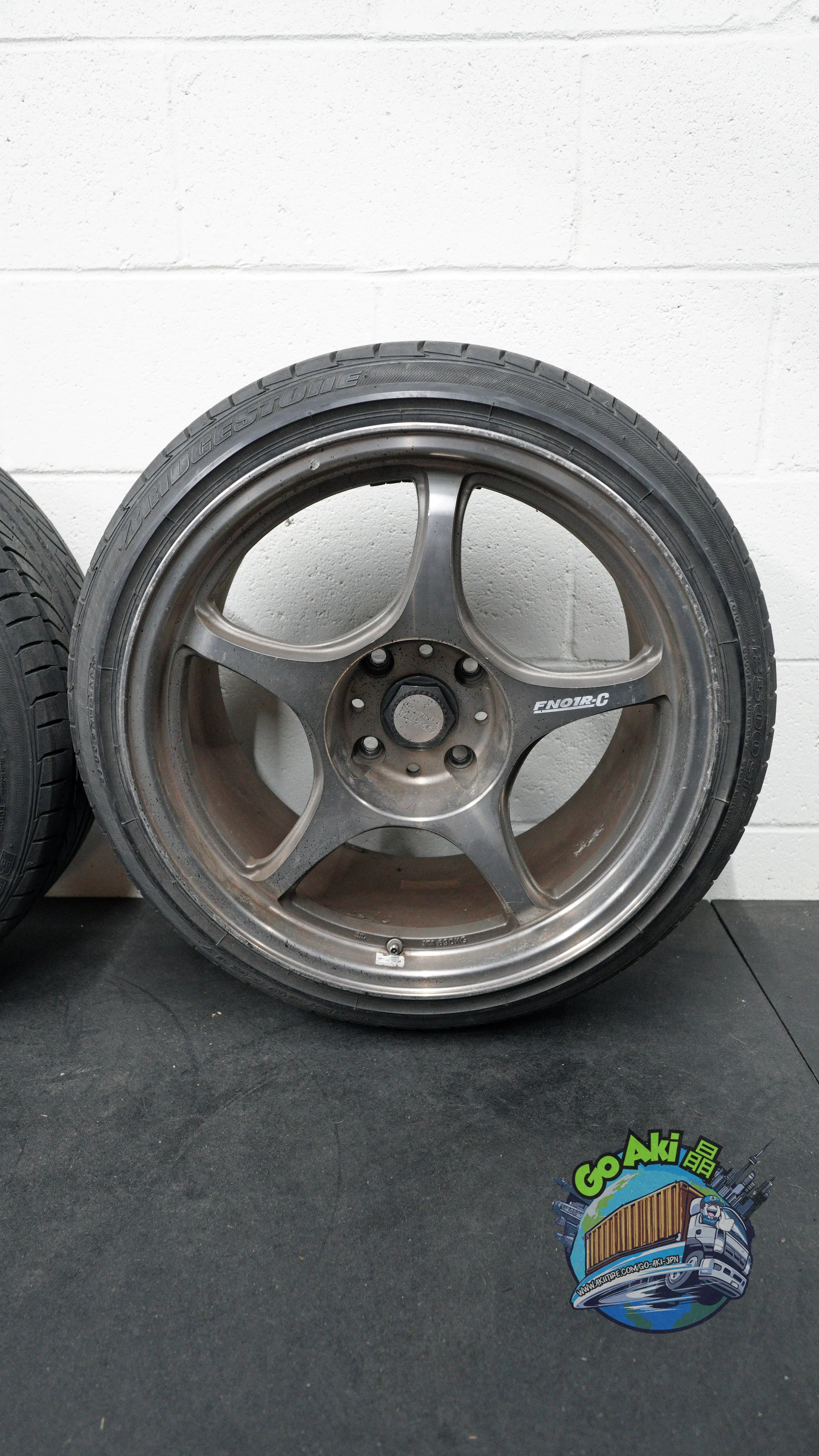 5Zigen FN01R-C Vertical.jpg