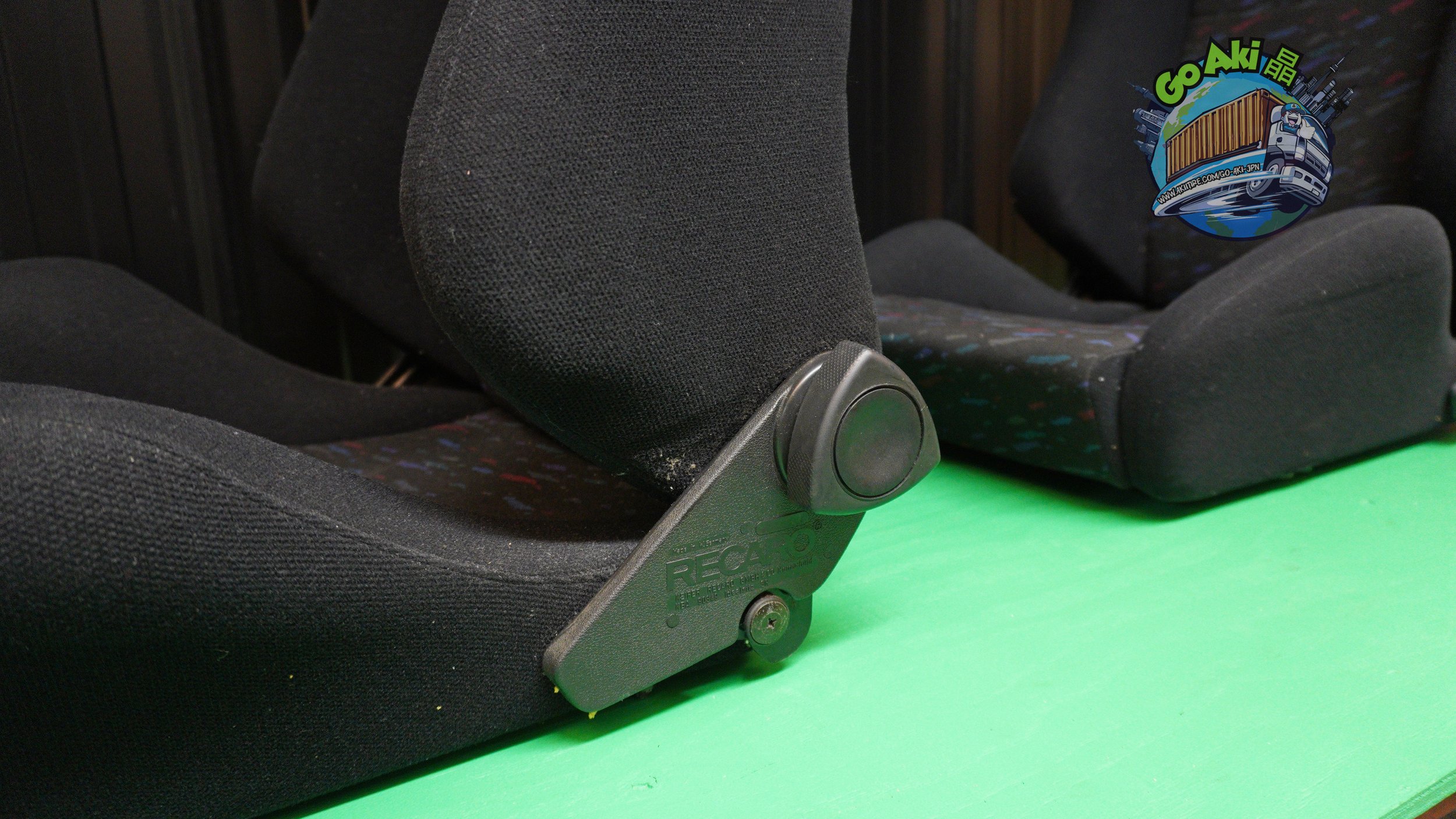 Recaro SR2 Lemans Pair(4).jpg