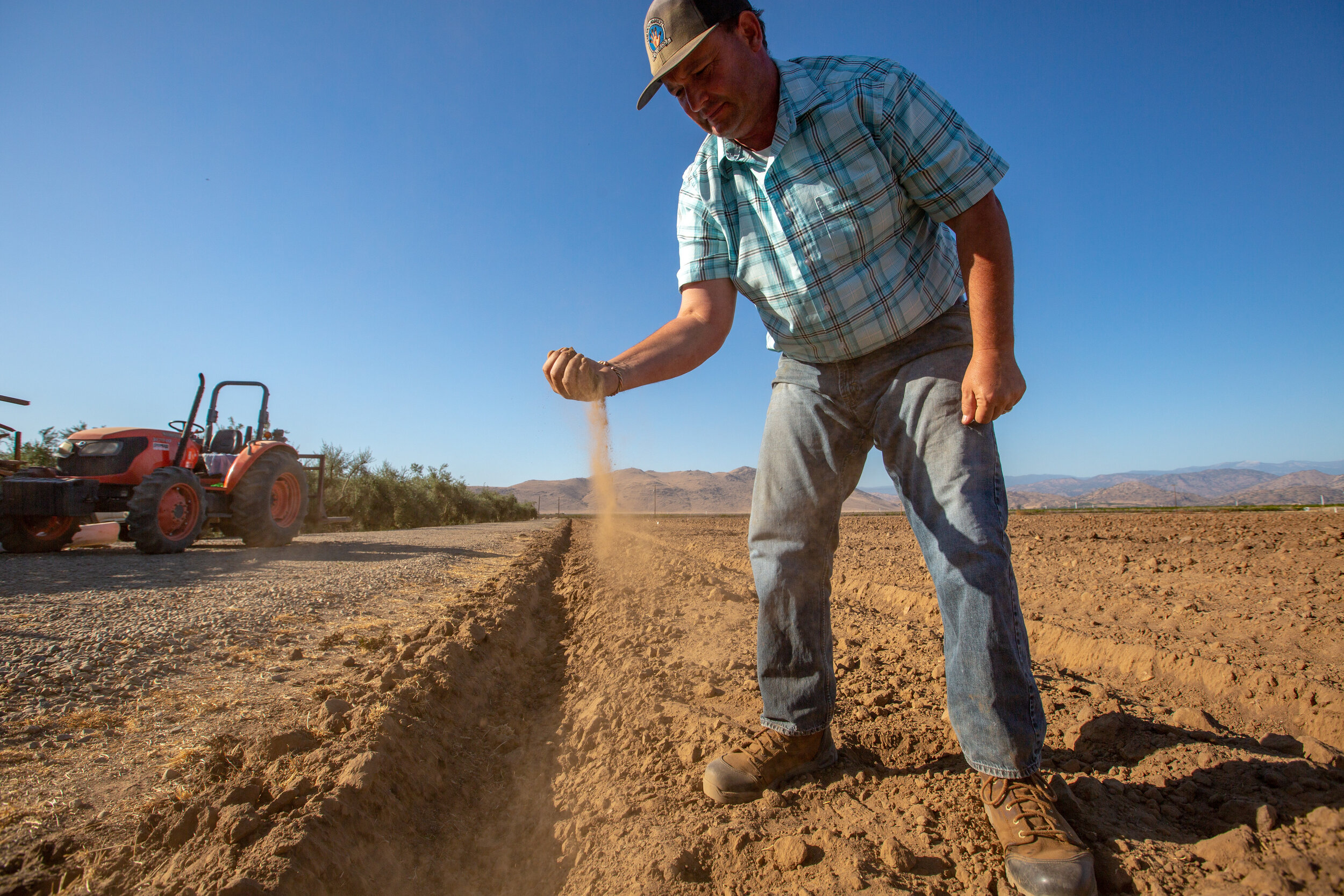  In the rural towns around Visalia, today’s dry spell is indistinguishable from the last one or the next one. Drought is a perpetual plight in the region, which is a hotspot for dry wells. Link to story:  HERE  