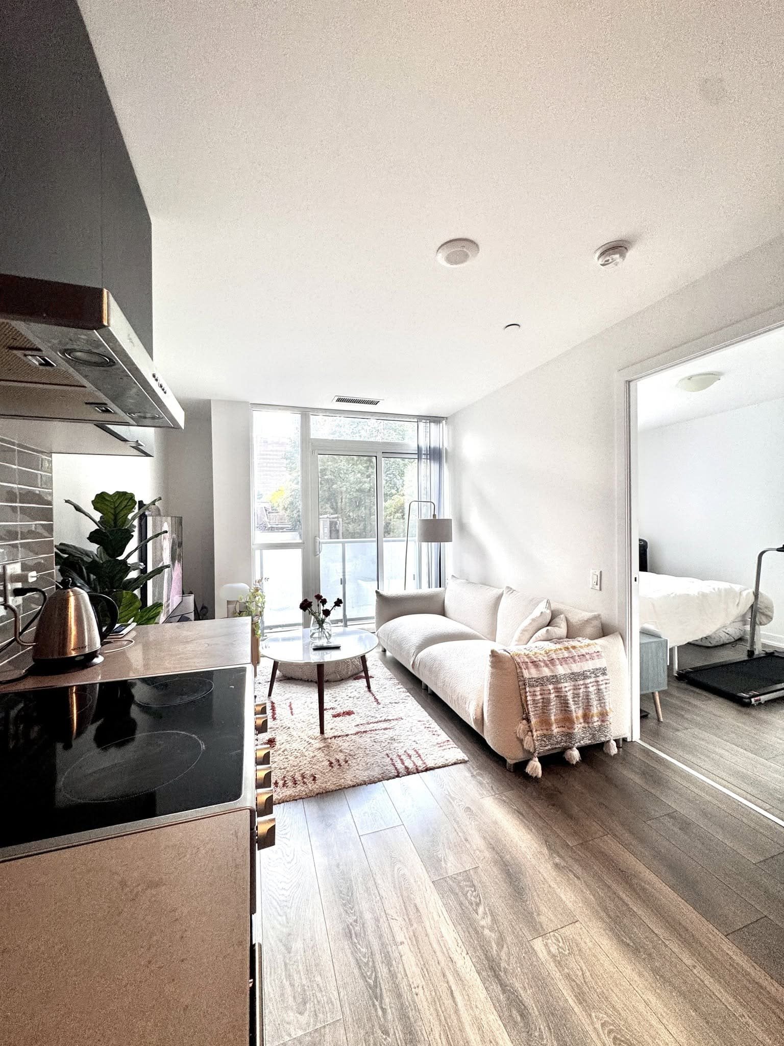 365-church-st-condo-for-rent-toronto-downtown-5.jpg