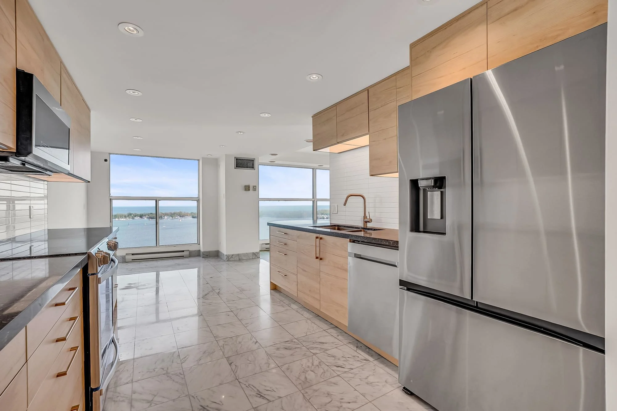 21_kitchen-2.jpg