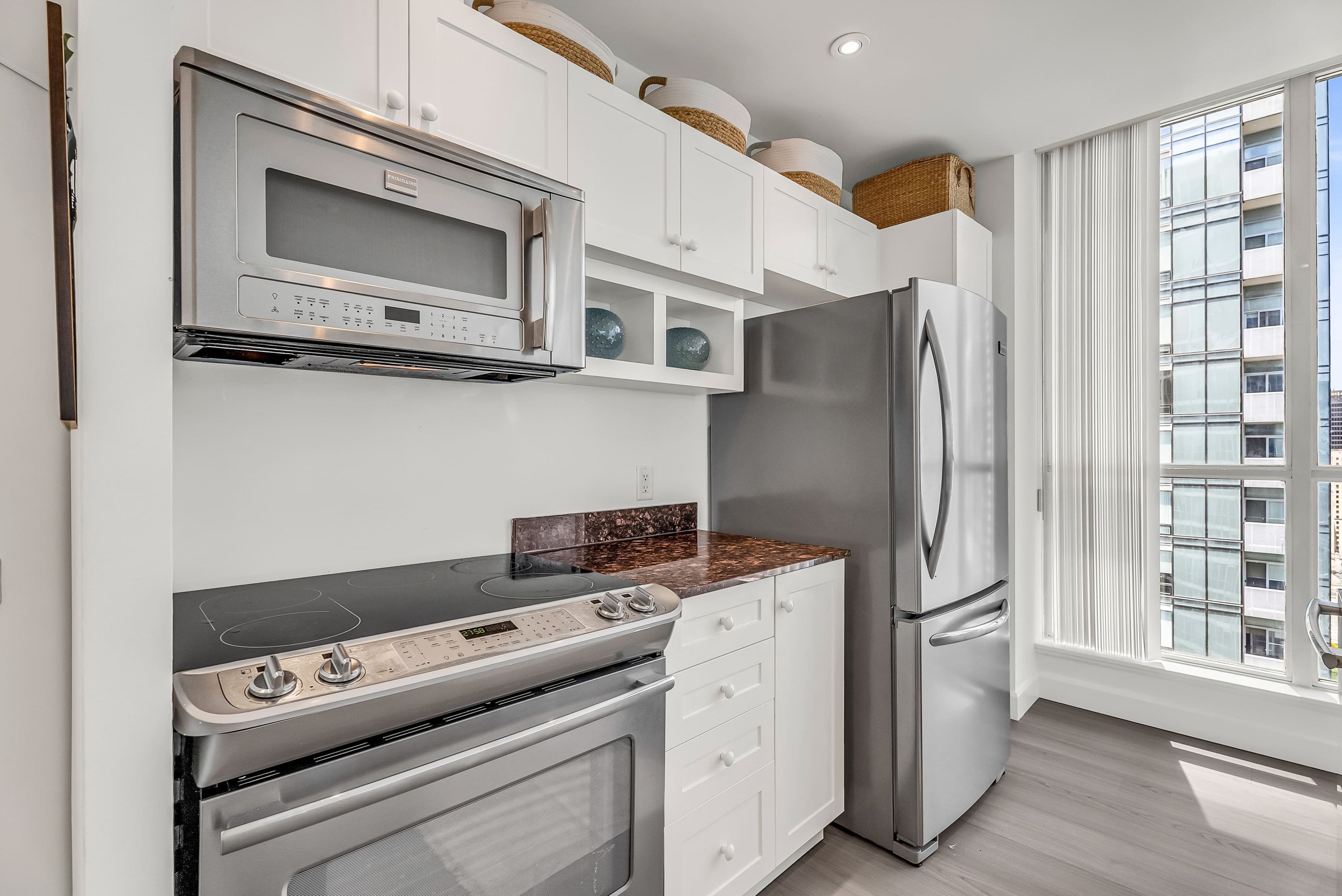22-kitchen3.jpg
