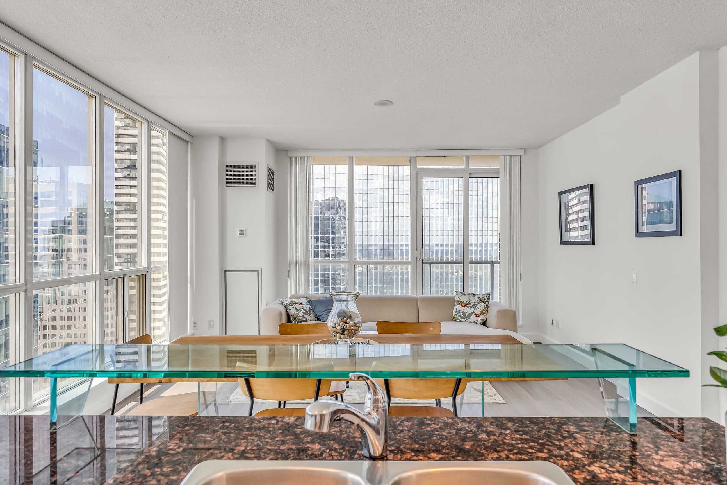 24-kitchen5.jpg