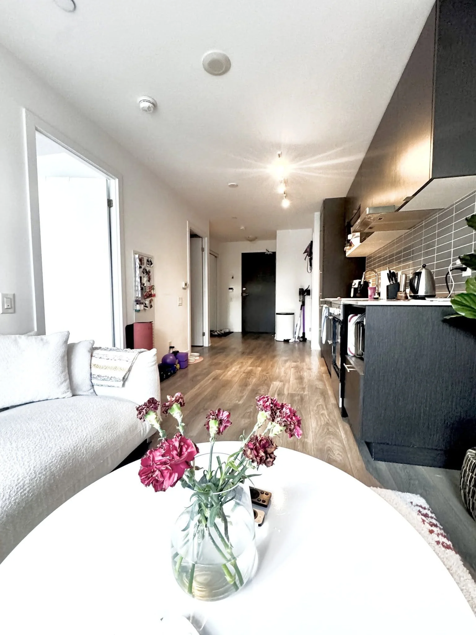 365-church-st-condo-for-rent-toronto-downtown-4.jpg