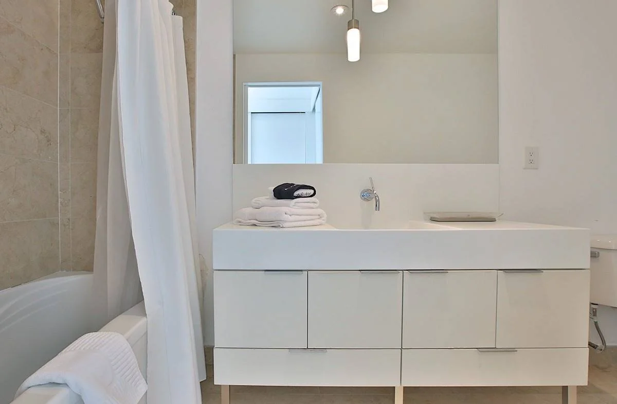 110-Charles-St-E-1903-condo-for-sale-18.jpg