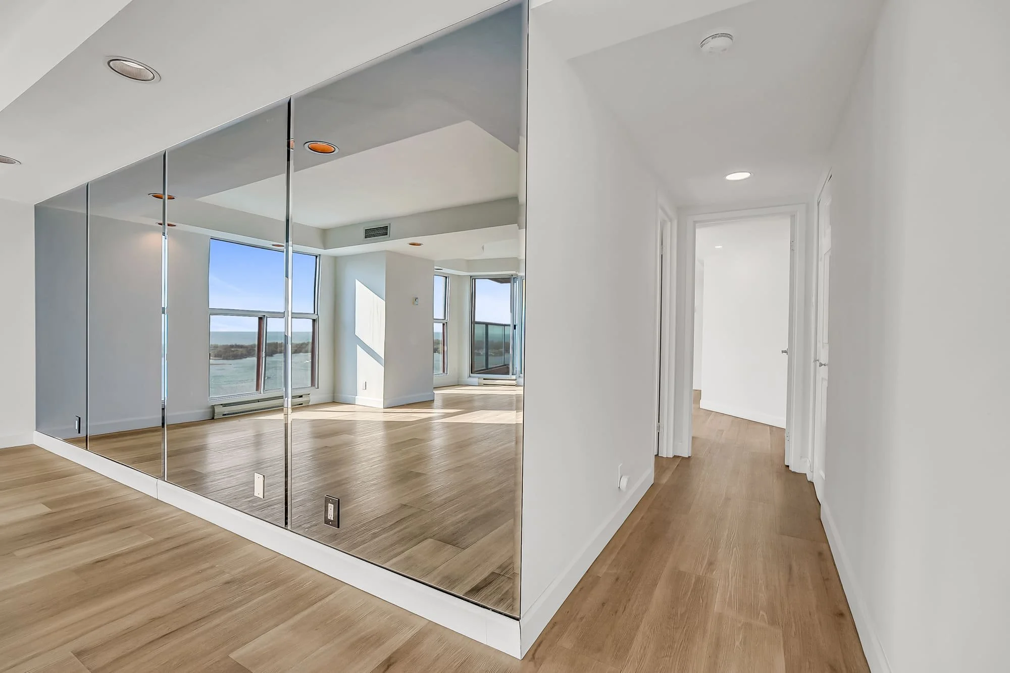25_hallway-1.jpg