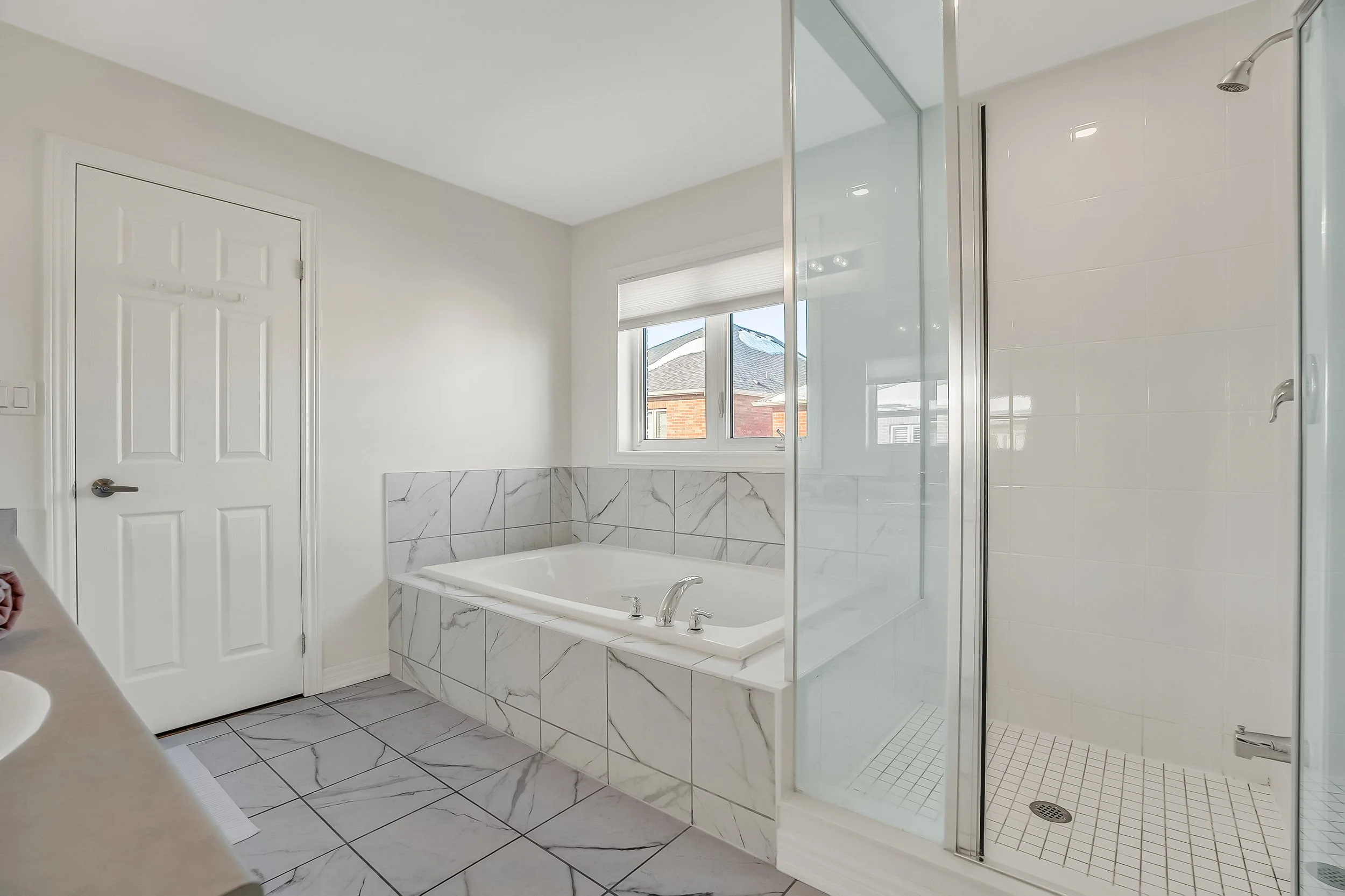 33_primary ensuite-2.jpg