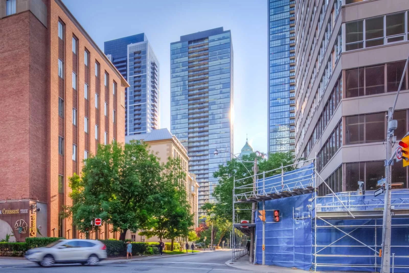 110-Charles-St-E-1903-condo-for-sale-28.jpg