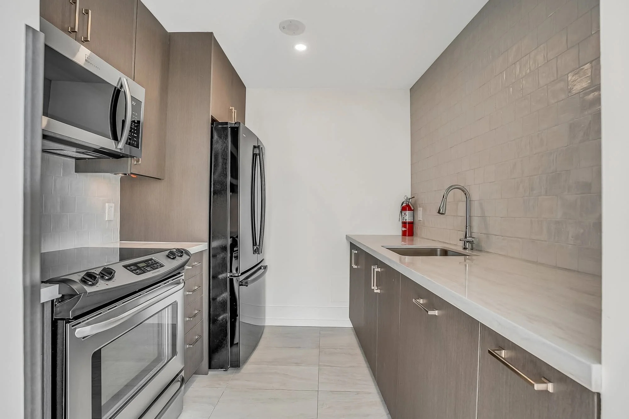 70-forest-manor-rd-1012-condo-for-sale-36.jpg