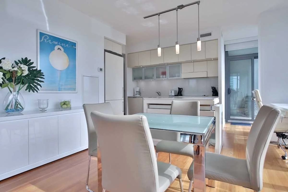 110-Charles-St-E-1903-condo-for-sale-11.jpg