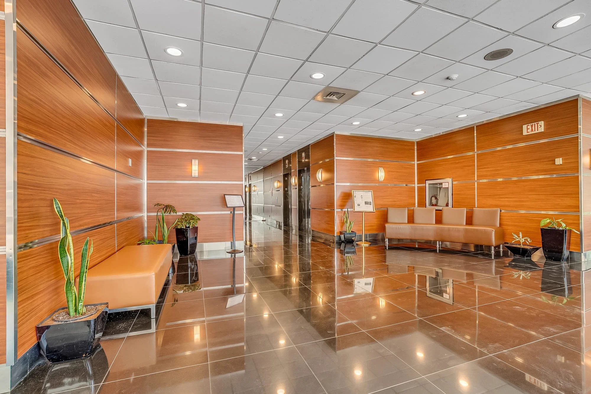 4_lobby-2.jpg