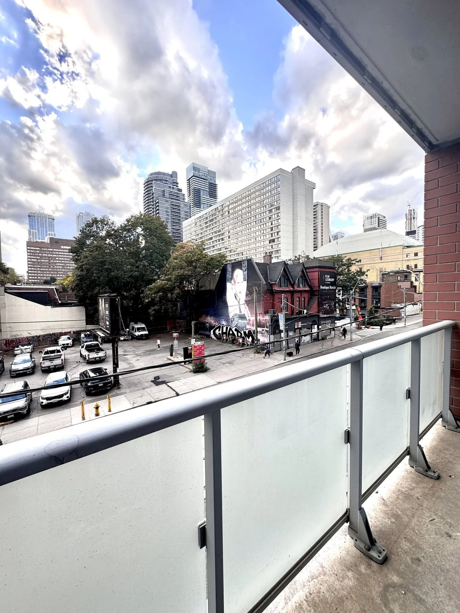 365-church-st-condo-for-rent-toronto-downtown-15.jpg