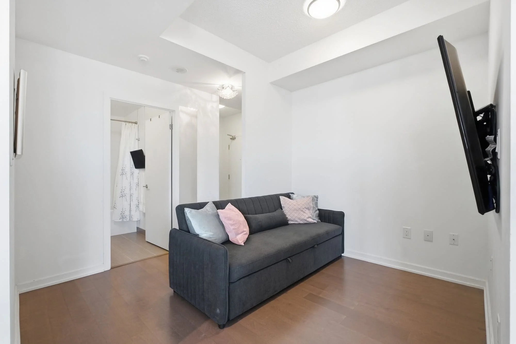 70-forest-manor-rd-1012-condo-for-sale-4.jpg