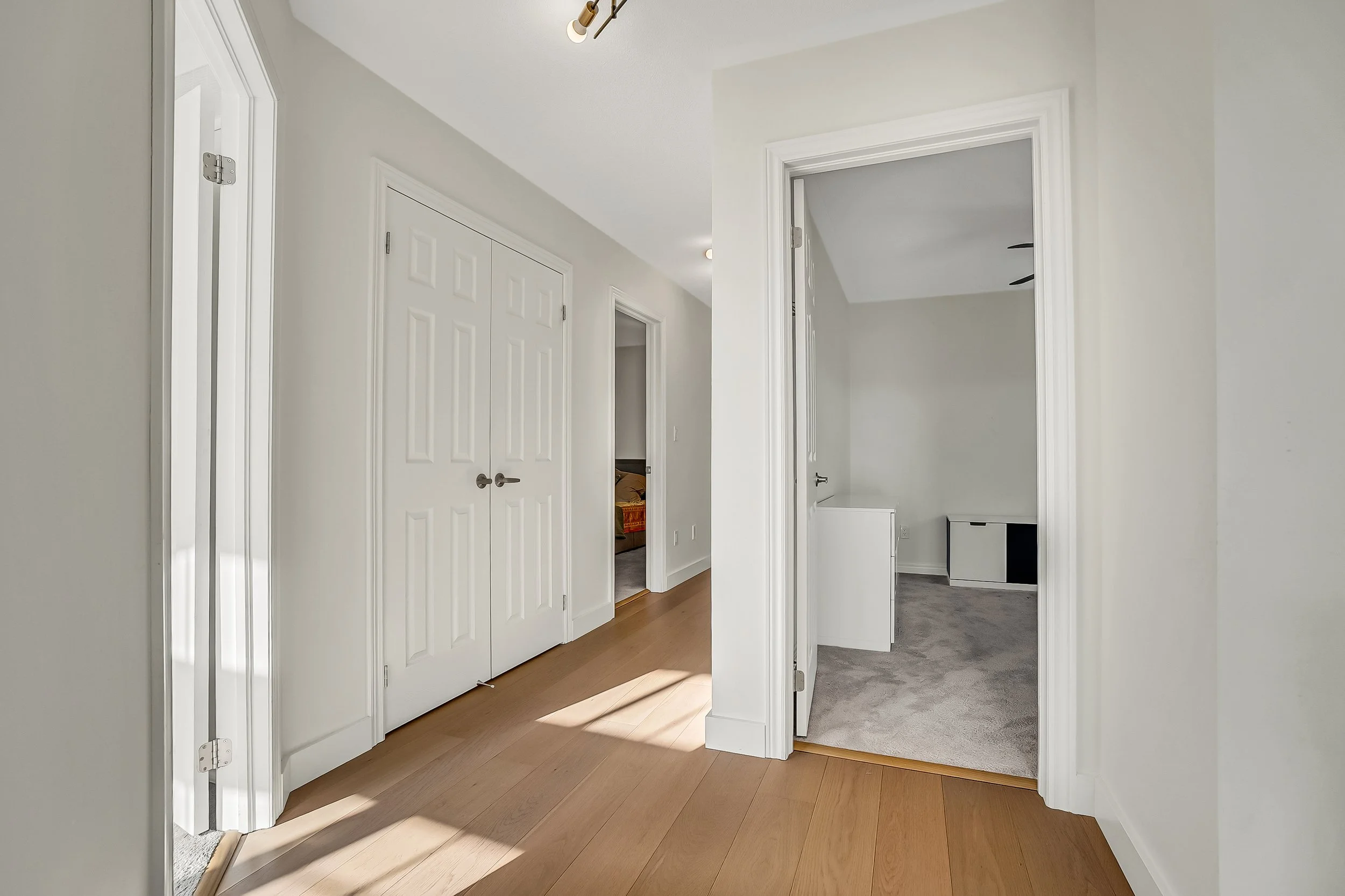 26_2nd floor hallway-2.jpg