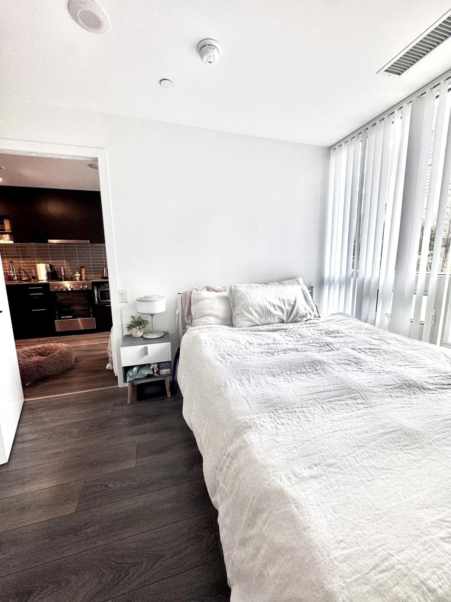 365-church-st-condo-for-rent-toronto-downtown-8.jpg