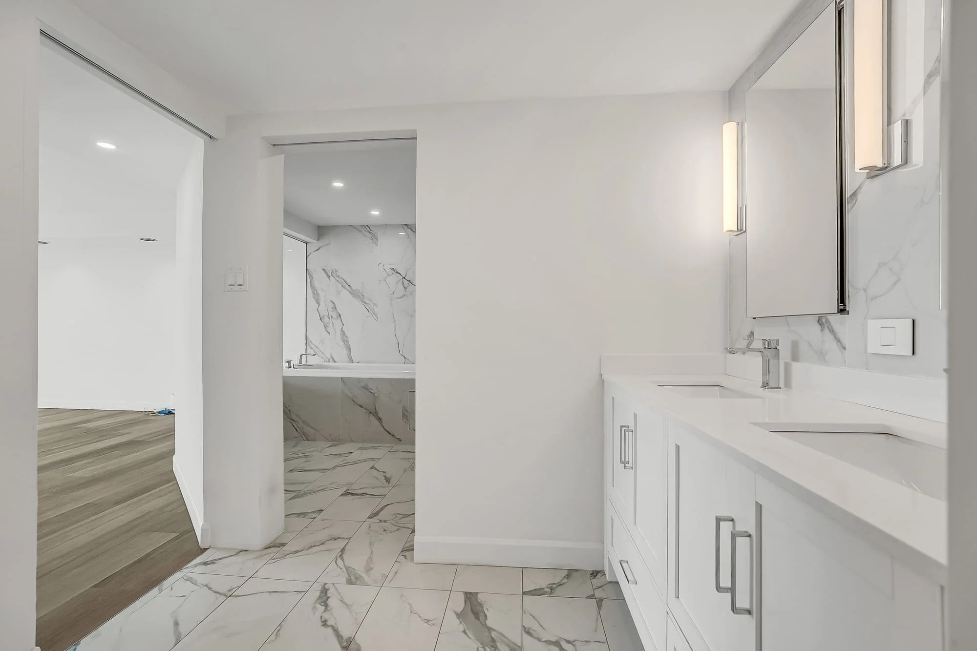 33_primary ensuite-2.jpg