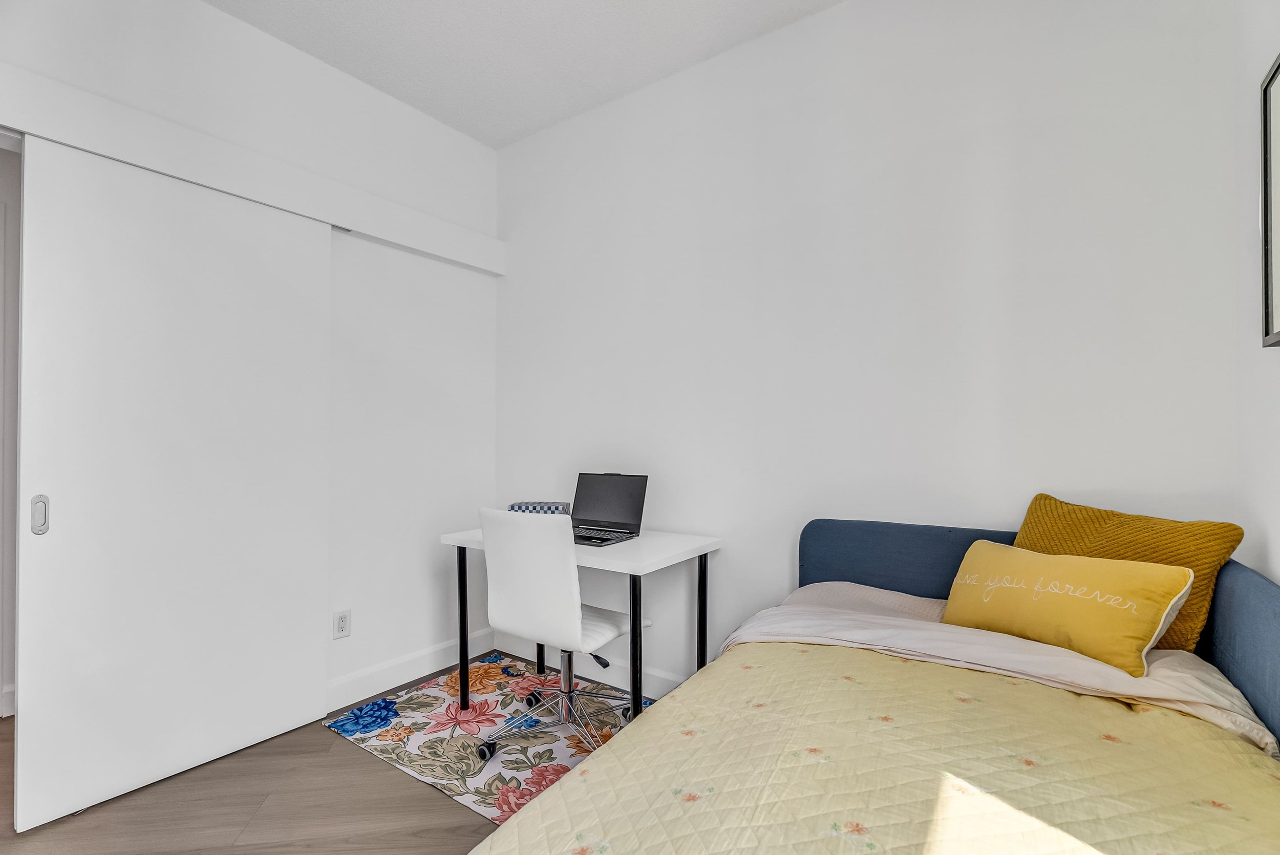 37-second bedroom3.jpg