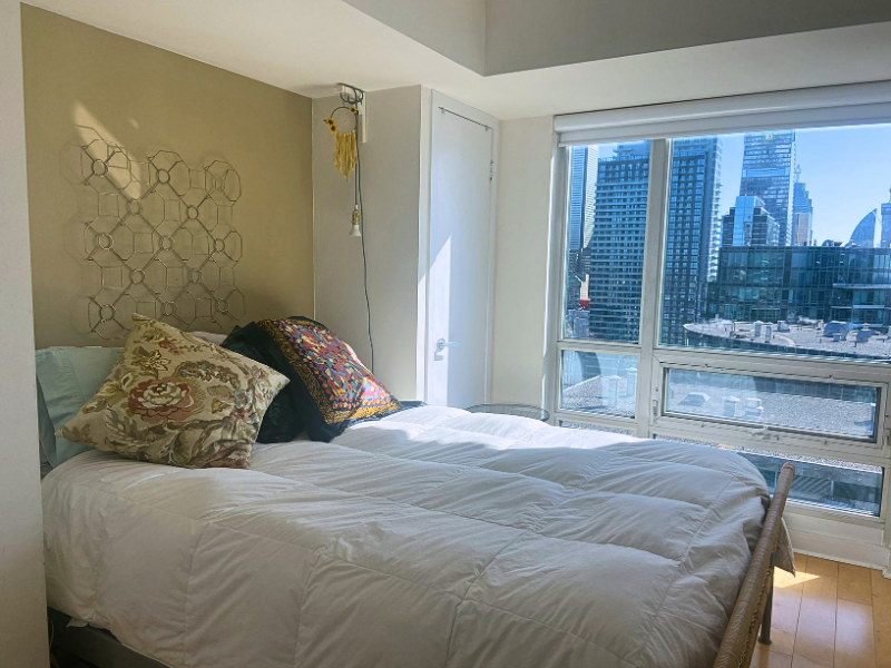 397-Front-St-W-condo-for-rent-1.png