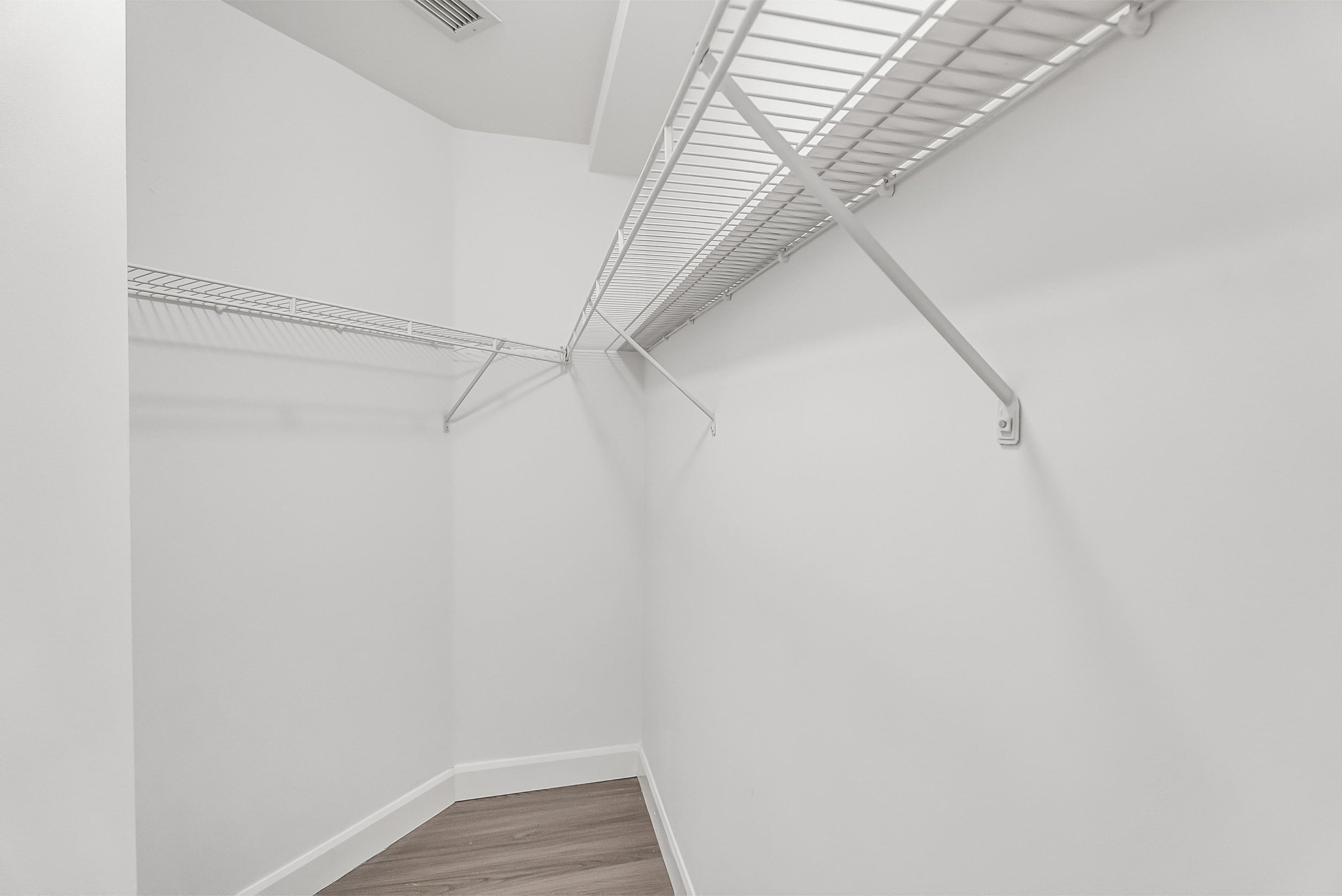 33-primary bedroom6.jpg