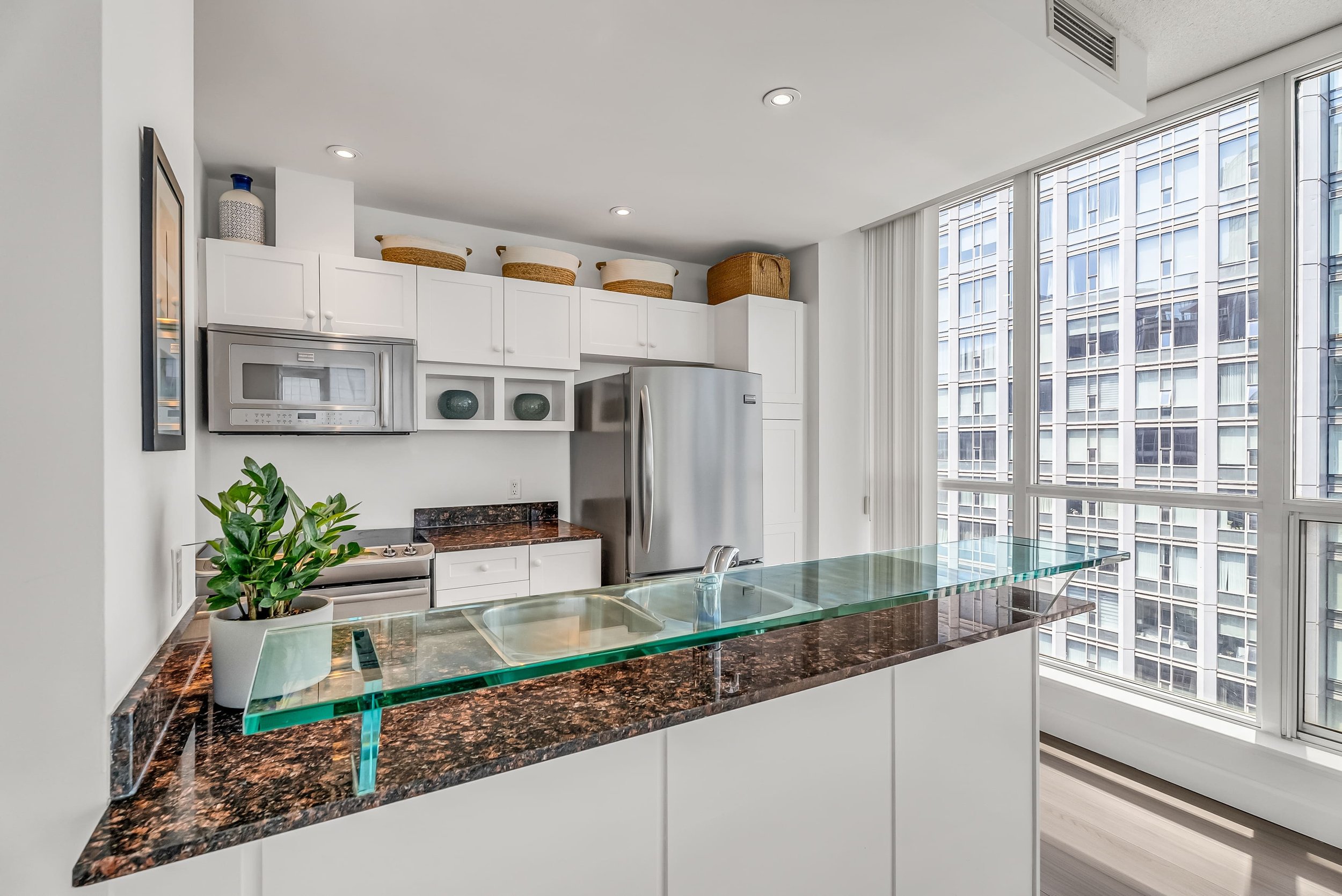 21-kitchen2.jpg
