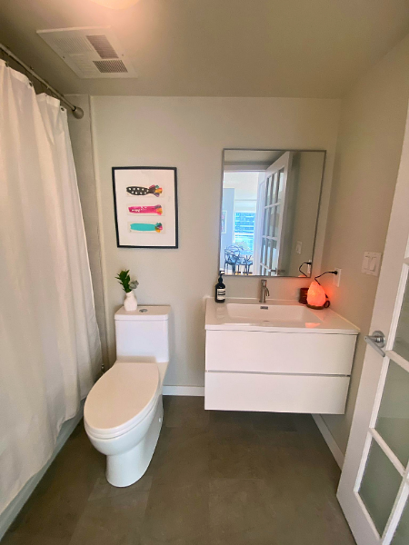 397-Front-St-W-condo-for-rent-5.png